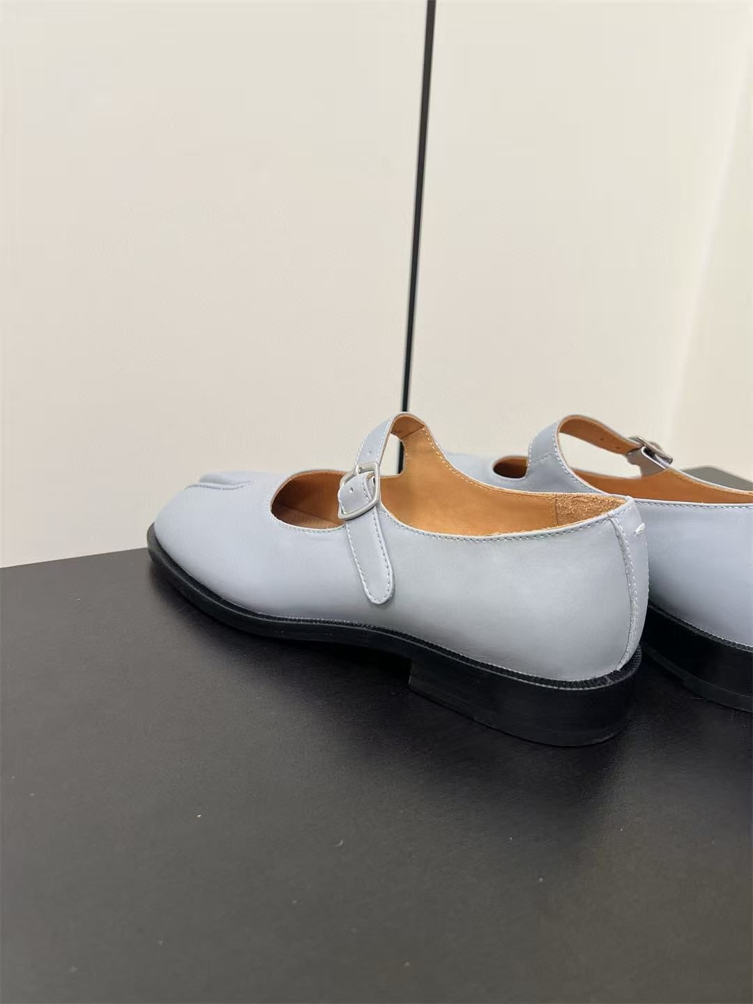ua ma*s*n Ma*i*la mary jane shoes