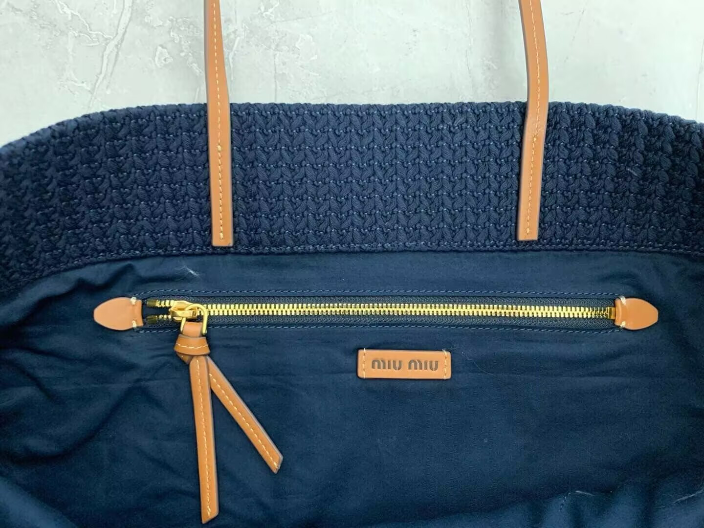 Miu Miu Raffia-effect woven tote bag 40x34x16cm