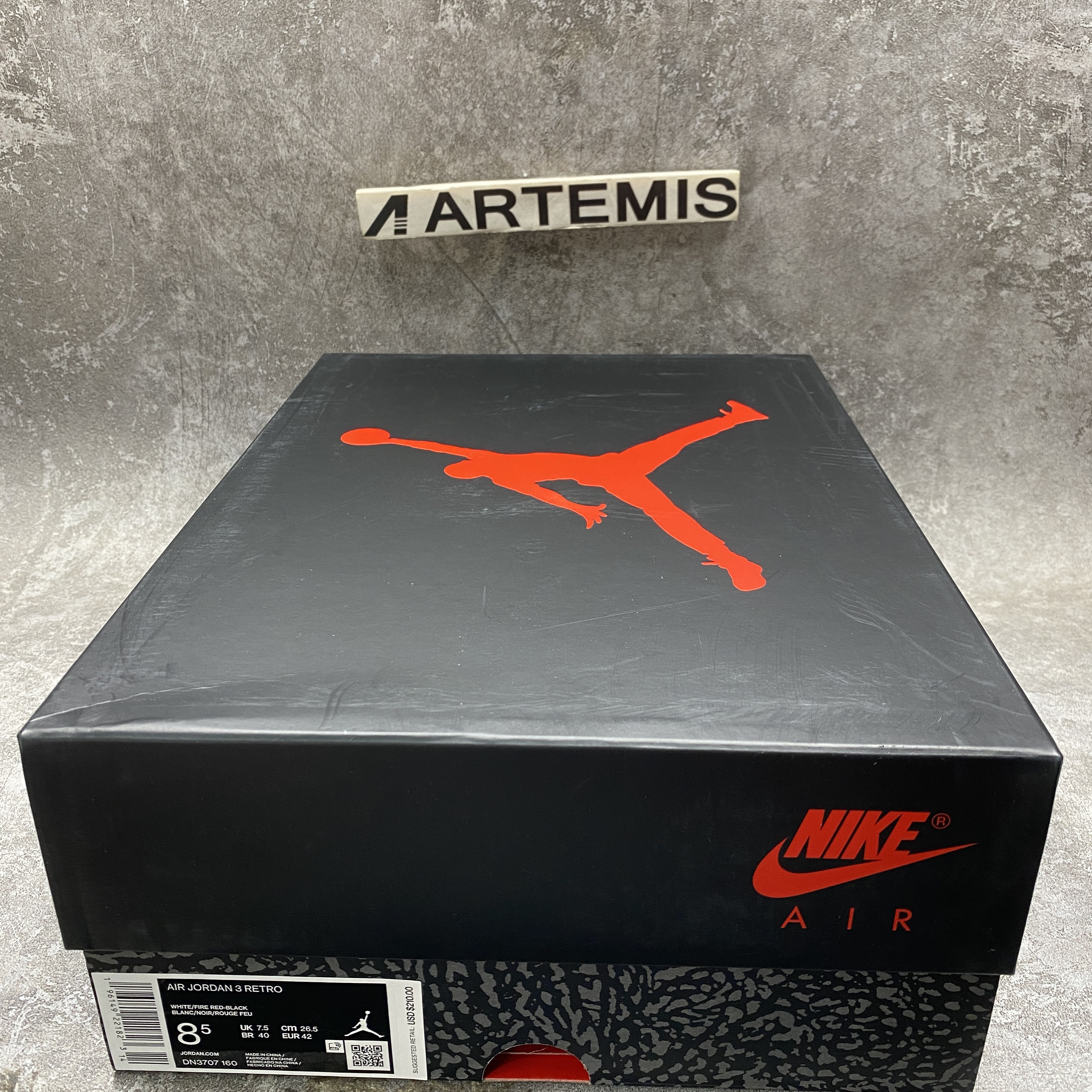 Air Jordan 3 OG “Fire Red” 2022