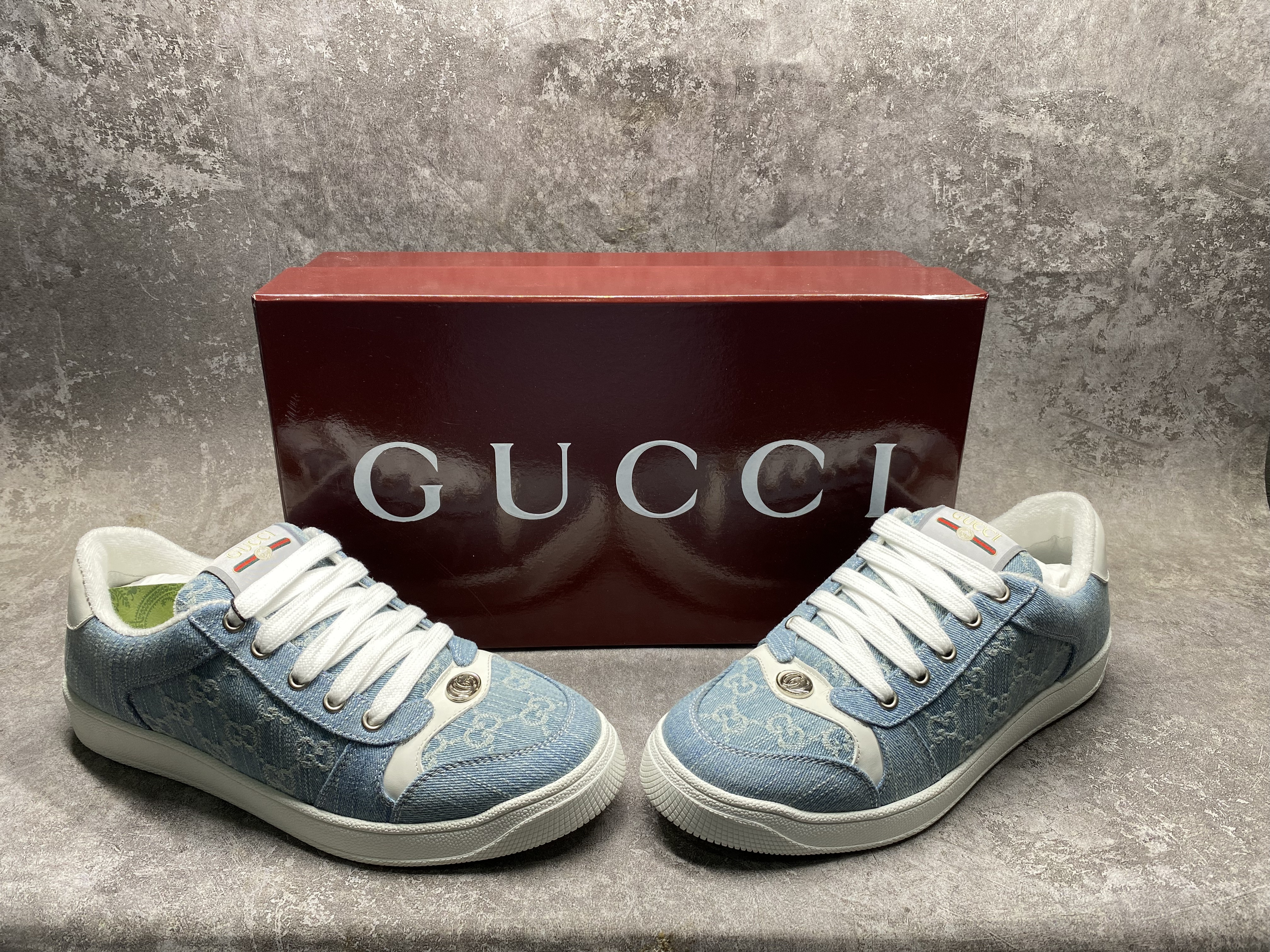 ua G*u*i sneakers