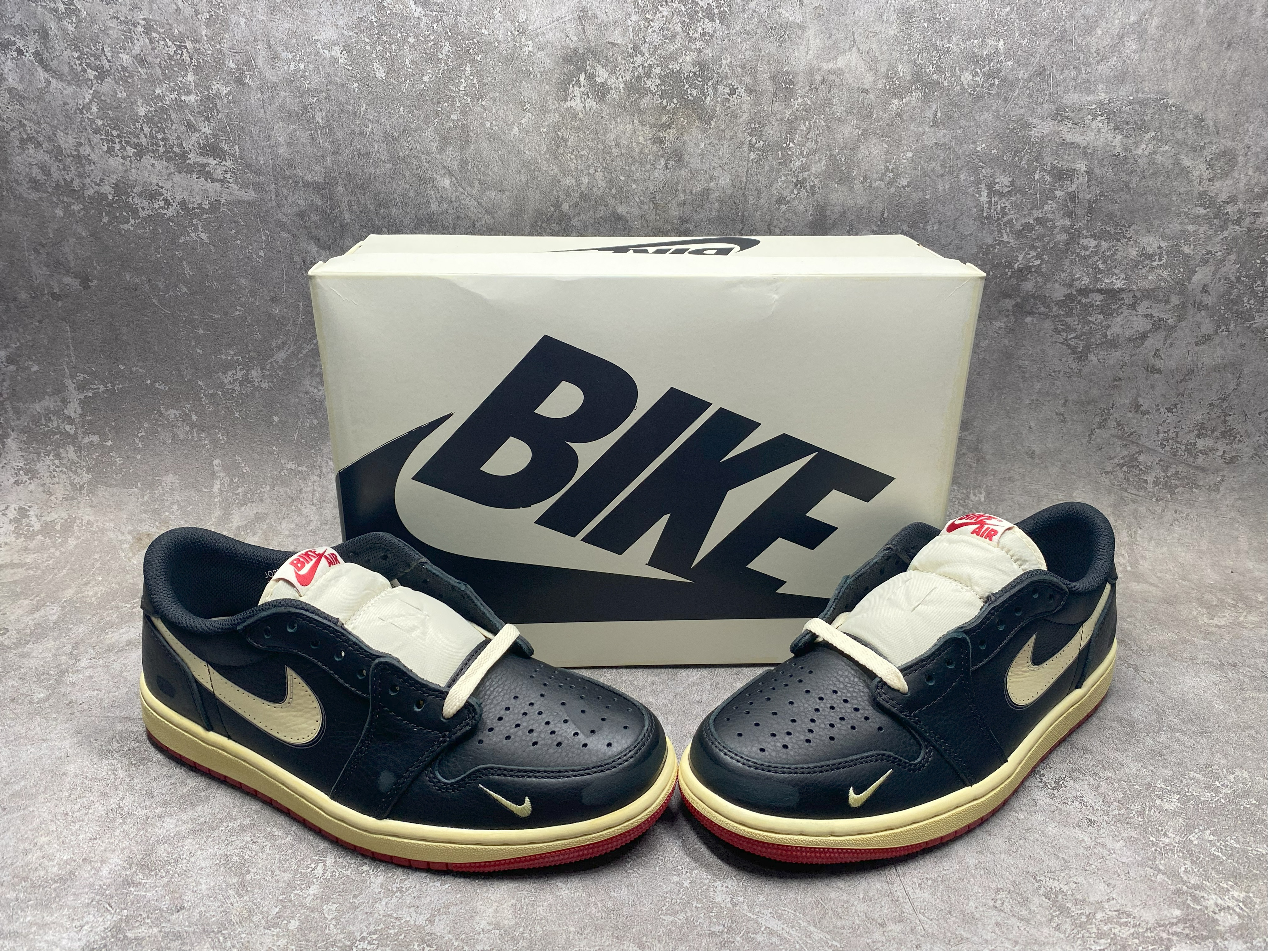 UA Jordan 1 Retro Low OG