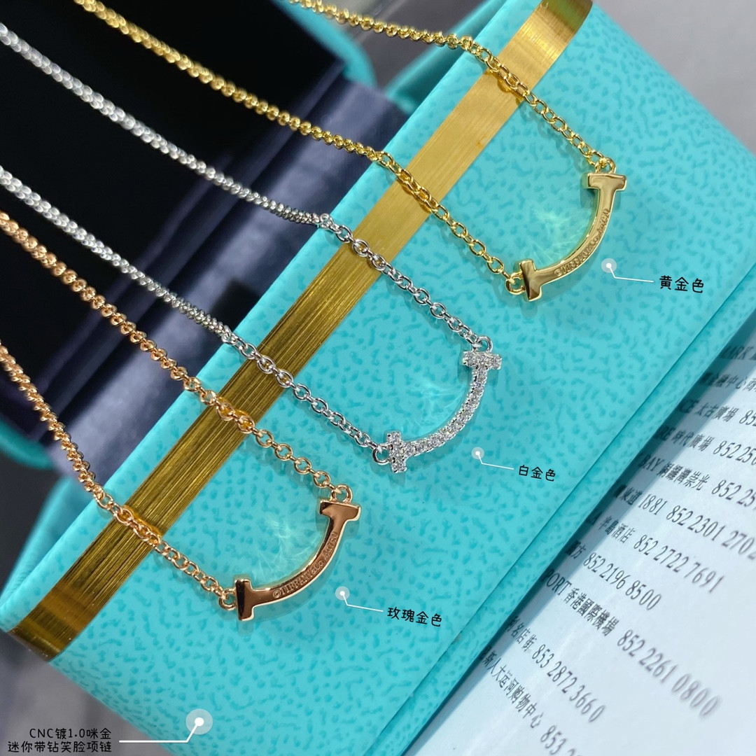 t*f*ny & co. mini smile with Di*m*nd necklace