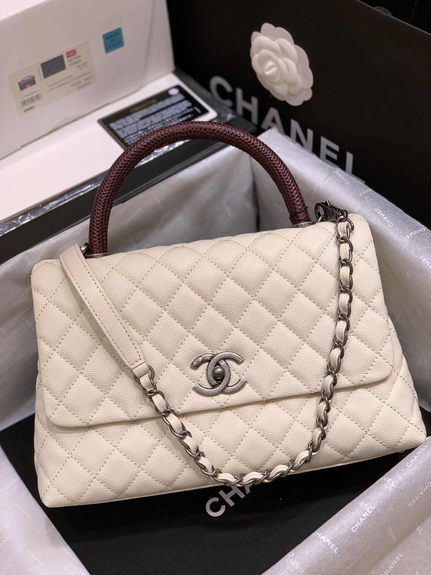 Ch*el coco handle bag medium 28cm