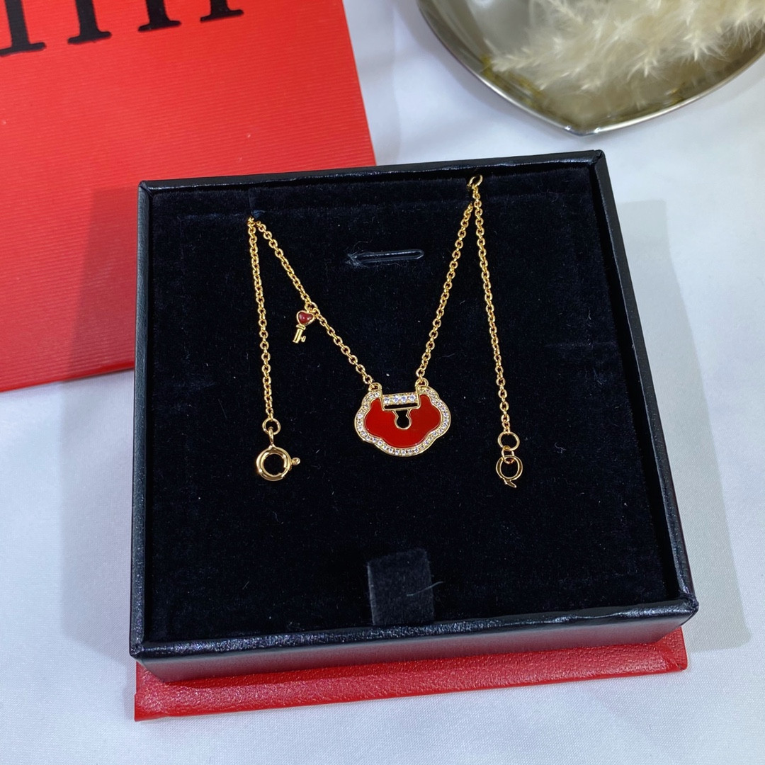 Qeelin Large Ruyi Lock Necklace