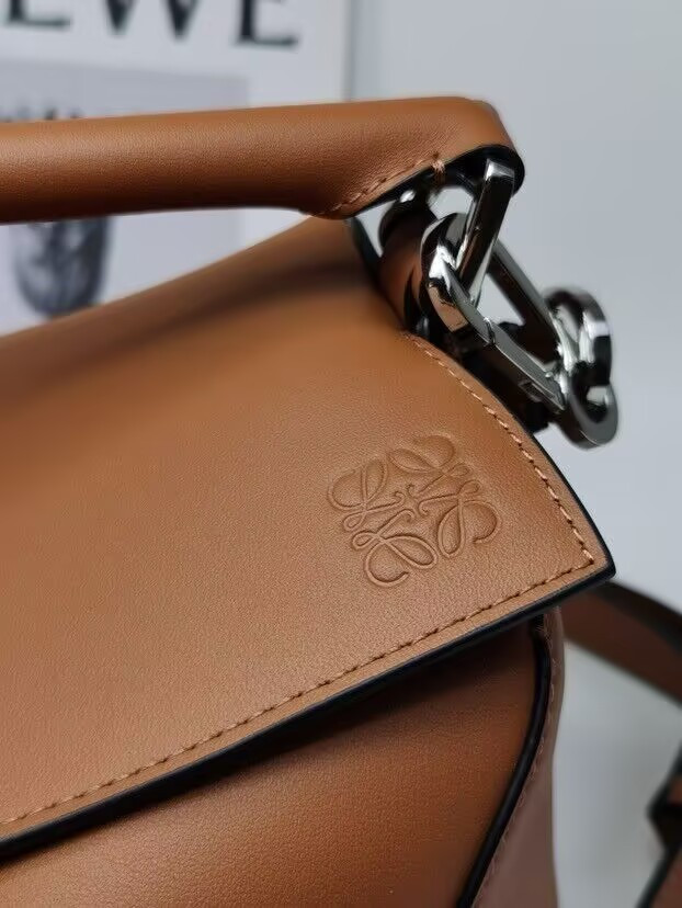L0ew* small puzzle bag in classic calfskin 24x10.5x16.5cm