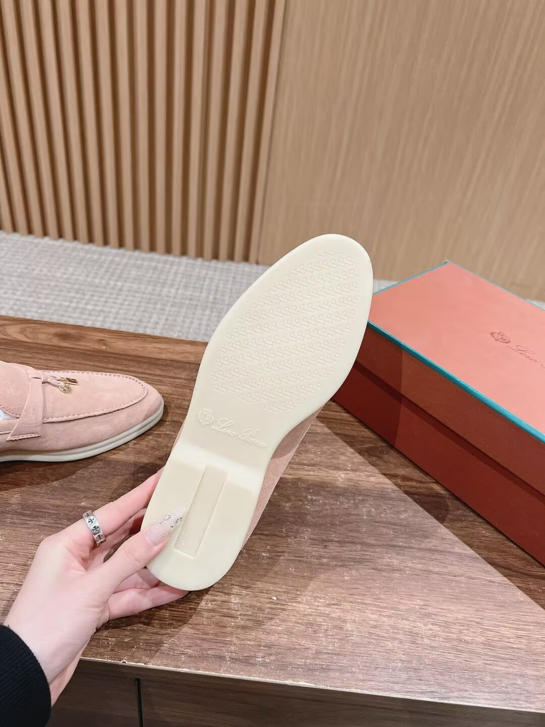ua L**o p*ana summer charms walk loafers