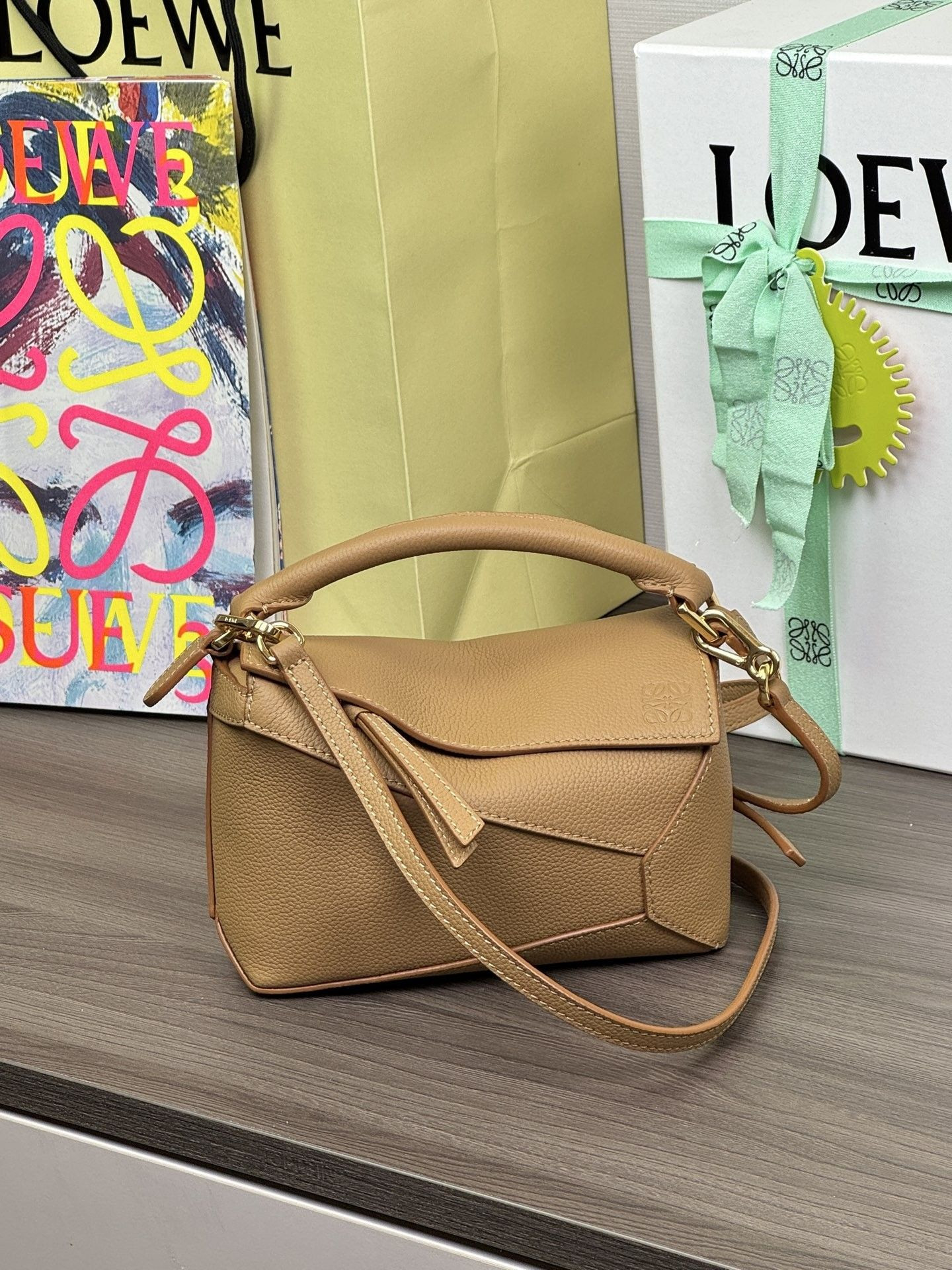 L0ew* mini puzzle edge bag in soft grained calfskin 18x12.5x8cm