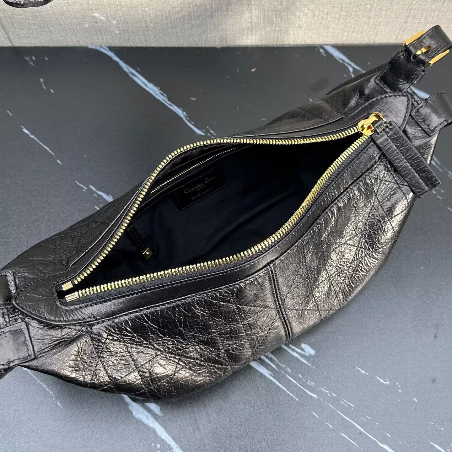 D*or small d-journey bag in crinkled calfskin 25.5 x 14.5 x 14 cm