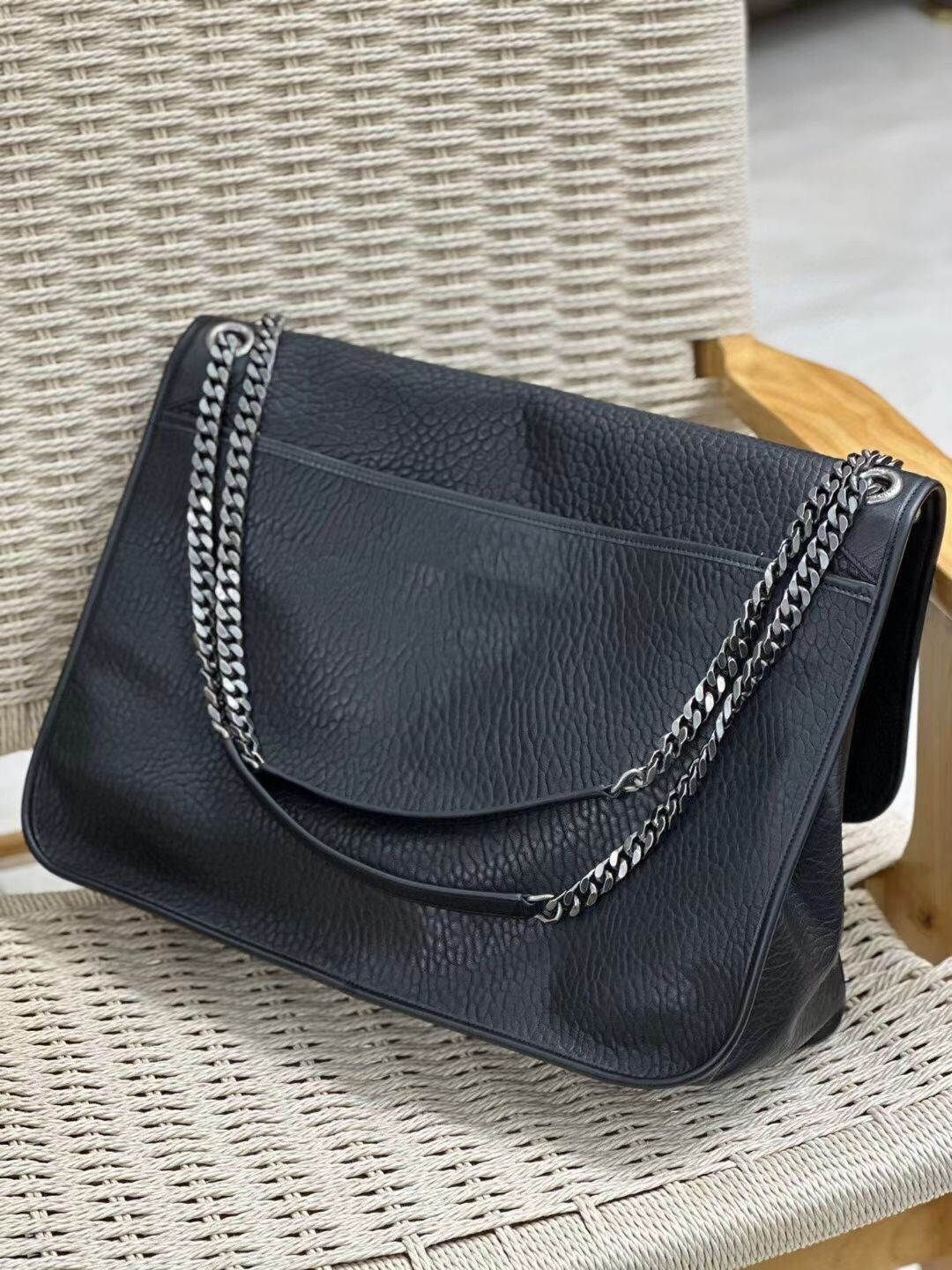 Y*L niki oversized in grained lambskin 47x34x16cm