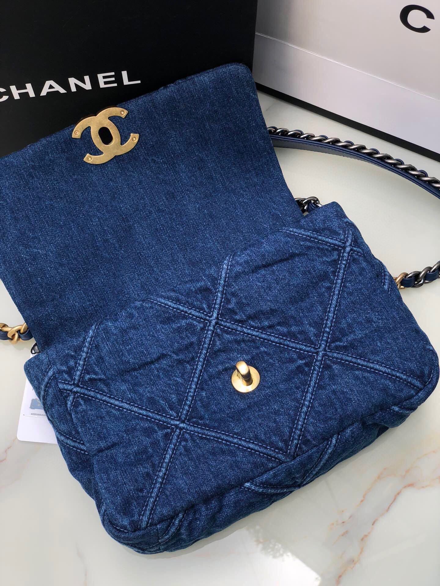 Ch*el 19 handbag ruthenium-finish metal navy 6.2 × 10.1 × 3.5 in