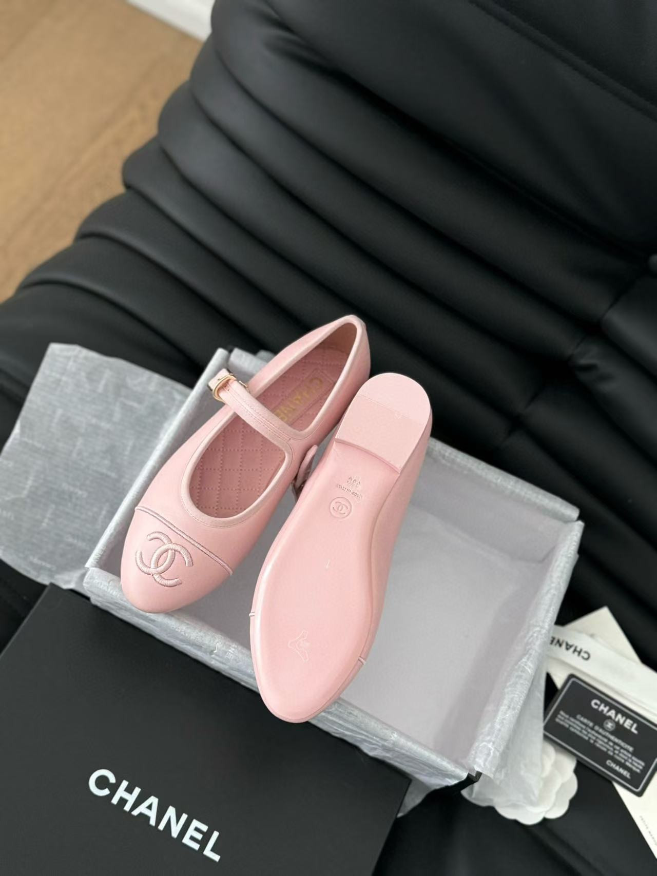 ua Ch*el ballet flats