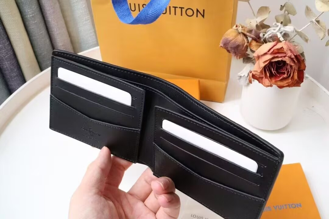 LV Multiple Wallet M69075 11x 9CM