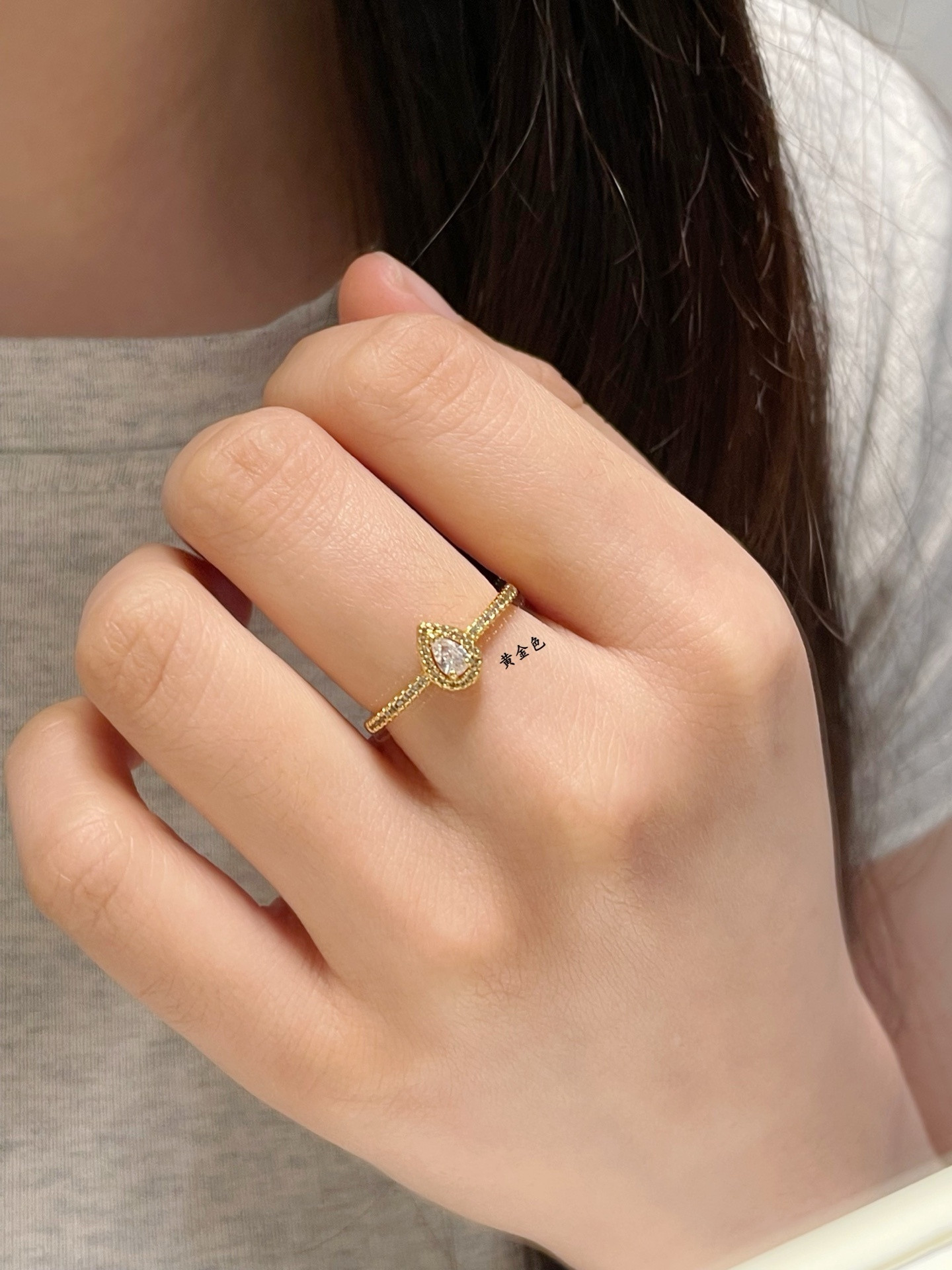 messika single teardrop full Di*m*nd ring