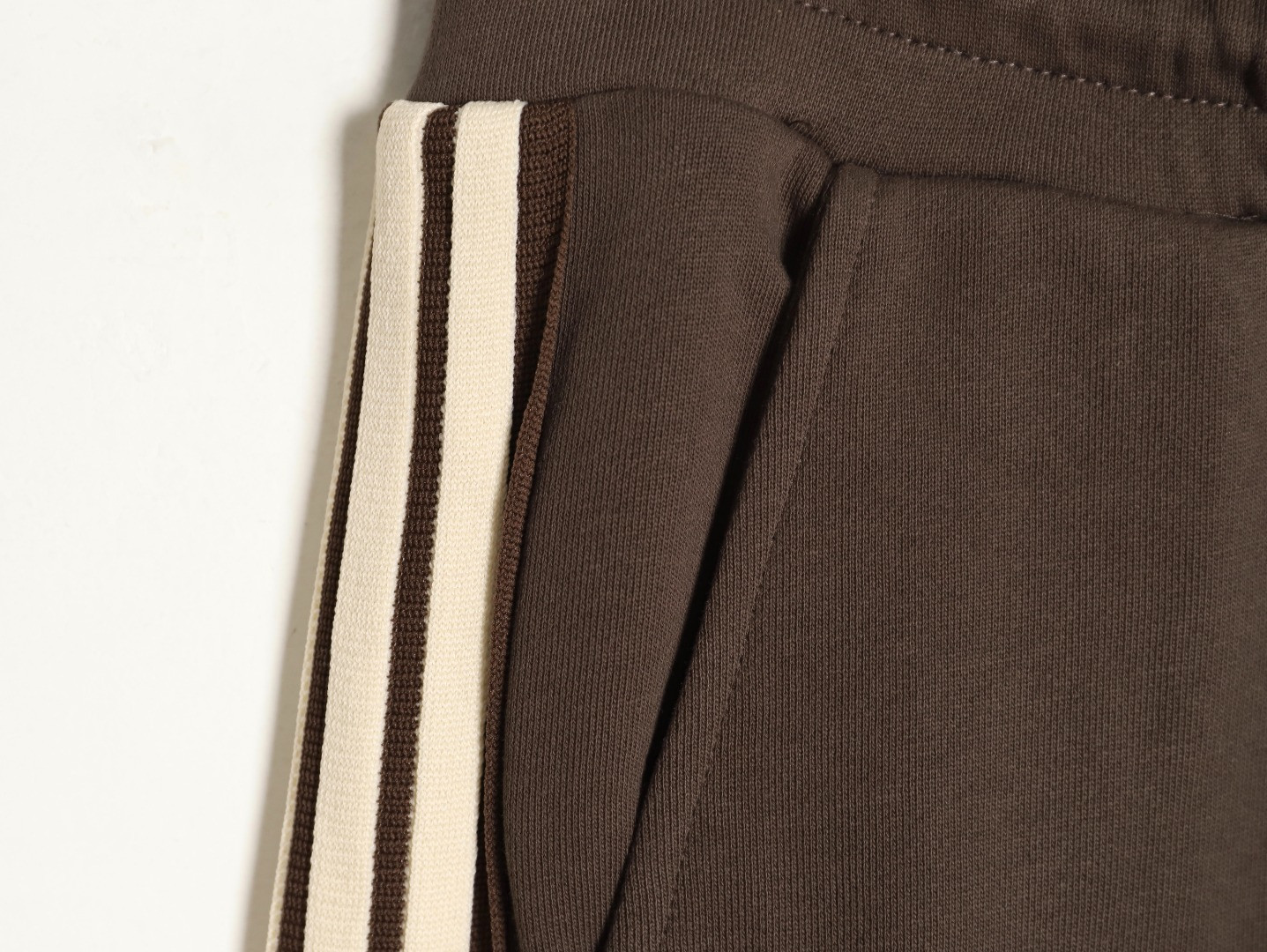 Ce**e pants