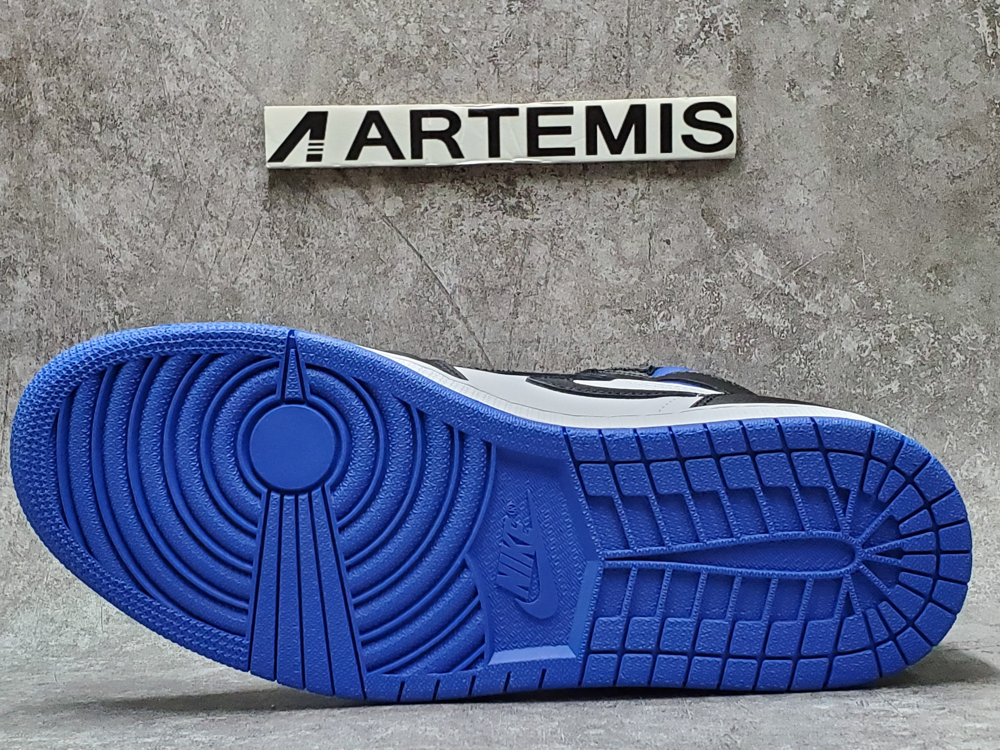 Air Jordan 1 Retro High Black Game Royal