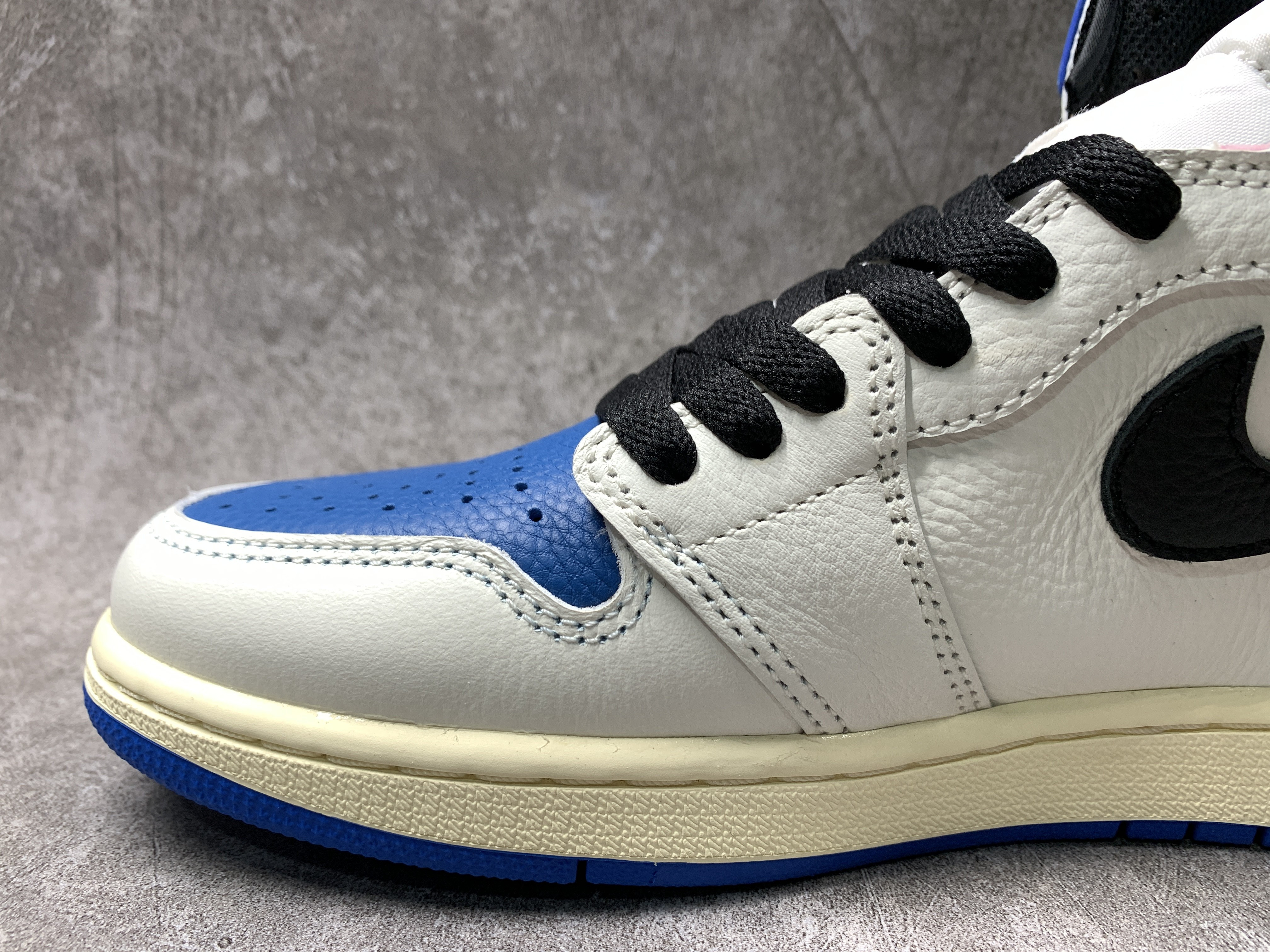 Air Jordan 1 Retro High x Travis Scott x Fragment