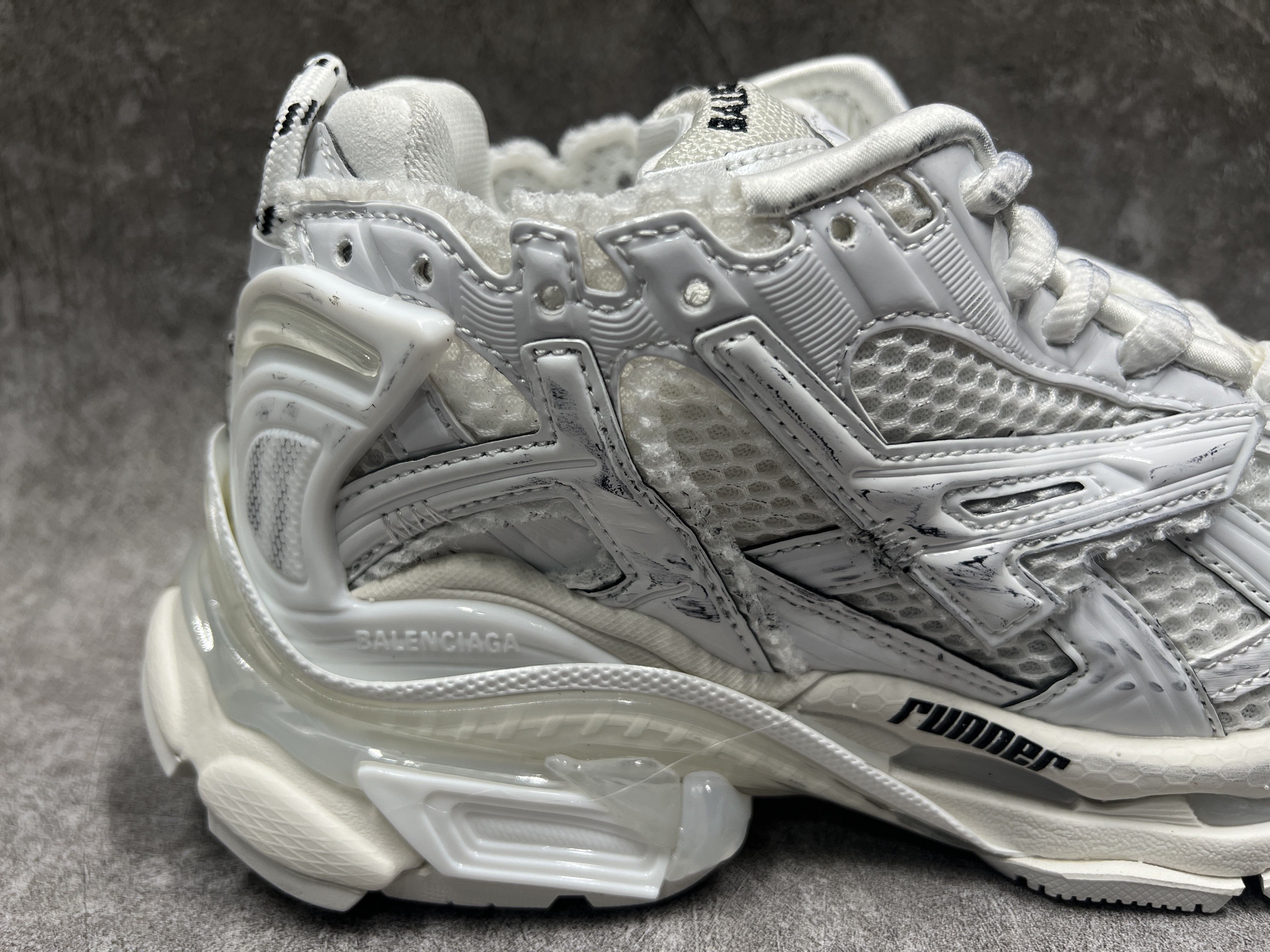 Balenciga Runner White