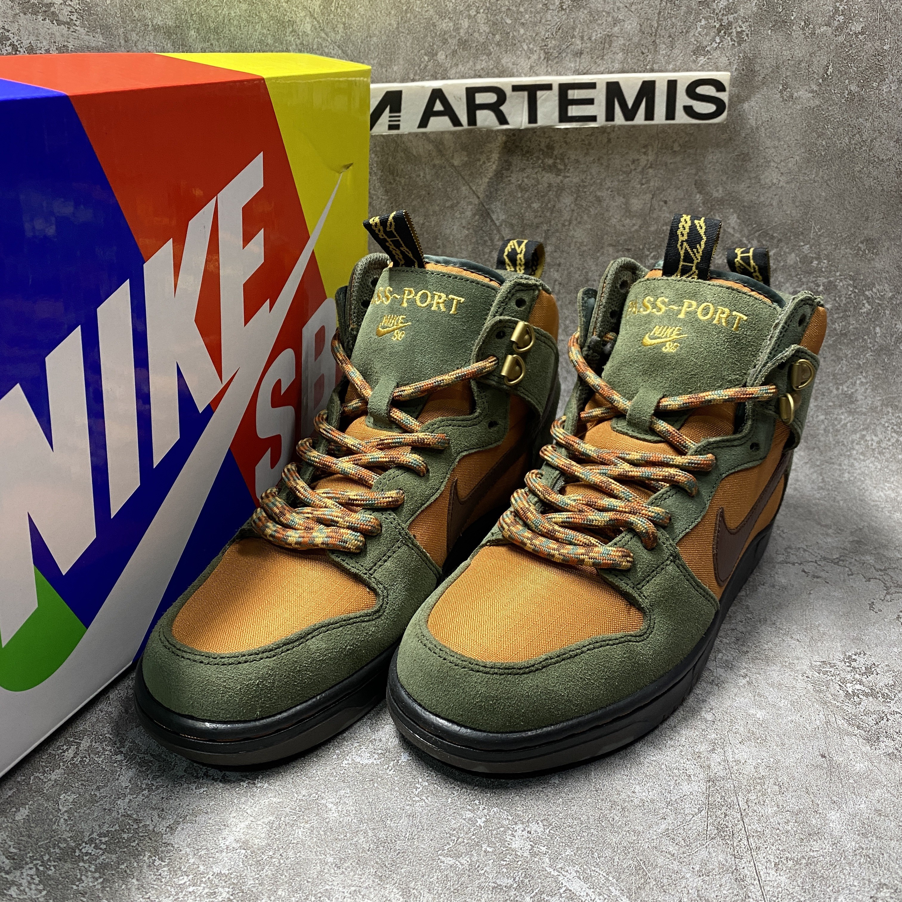 Pass-Port X Nike SB Dunk High Emerald Green Orange