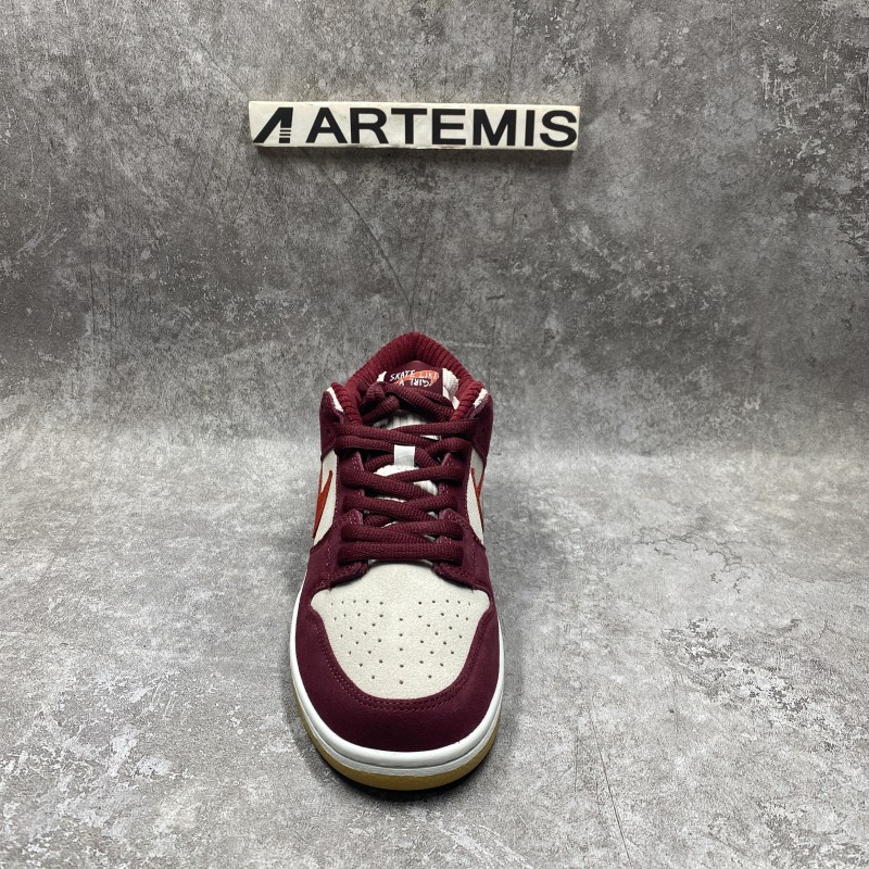 Nike Dunk Low SB X Skate Like a Girl