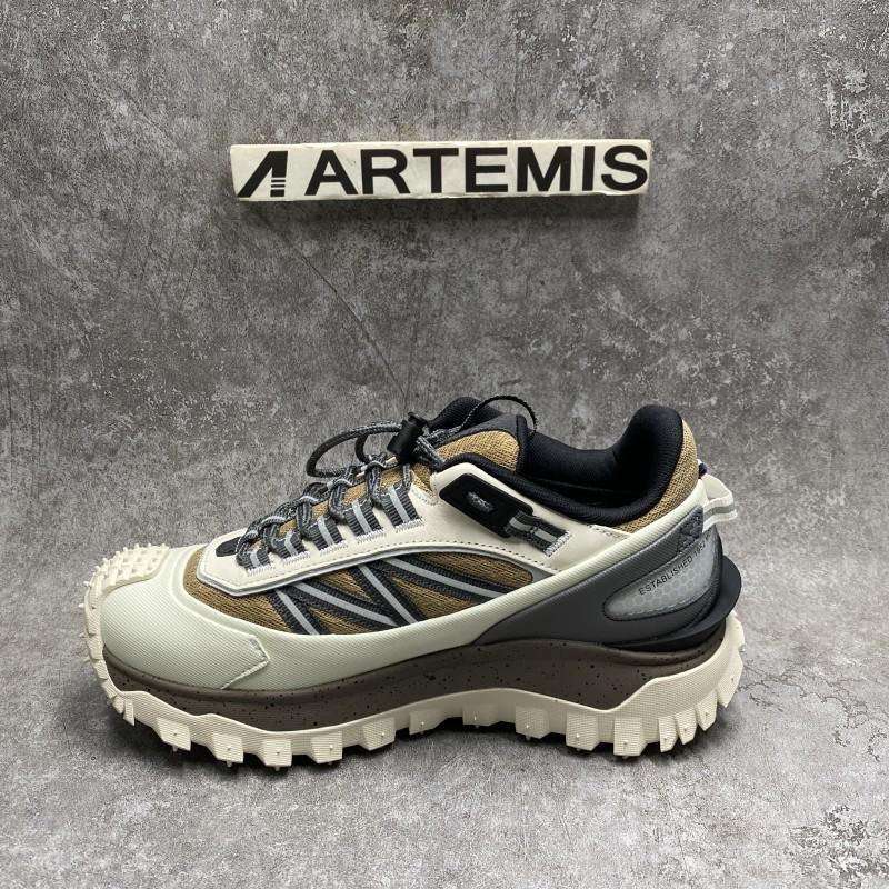 Moncler Trailgrip Beige White