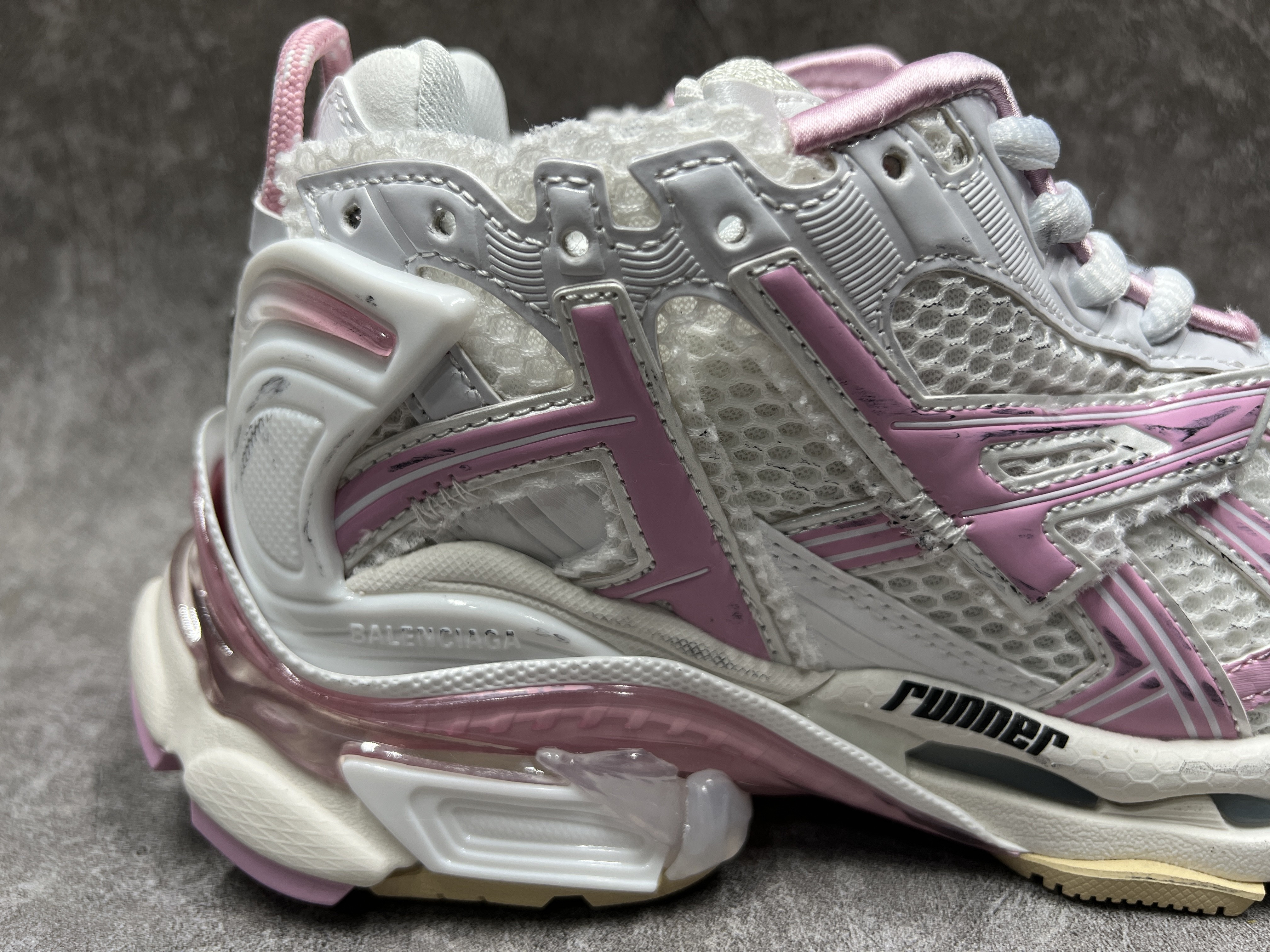 Balenciga Runner Sneaker Pink