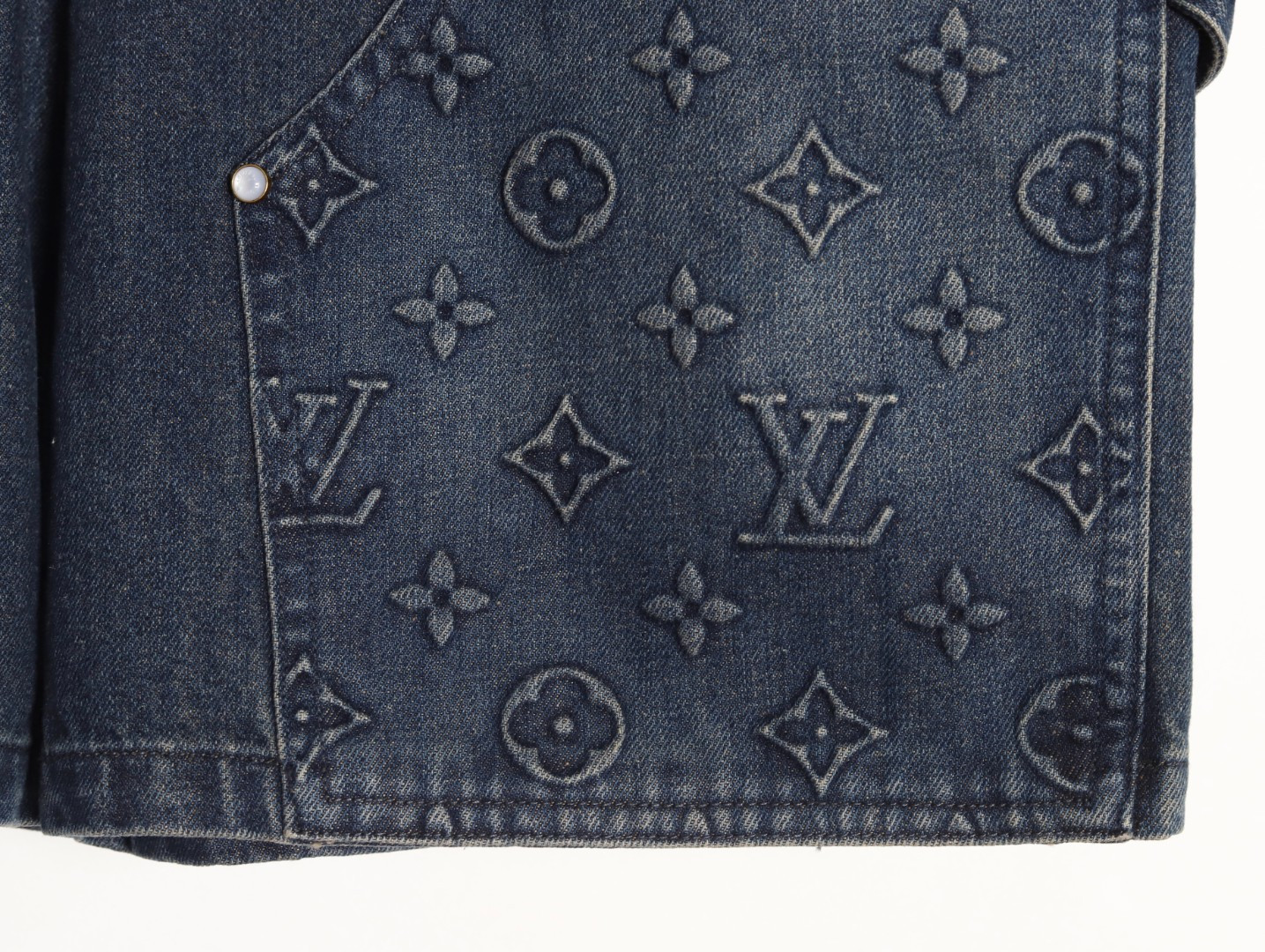 l0*is V*t0n lv shorts