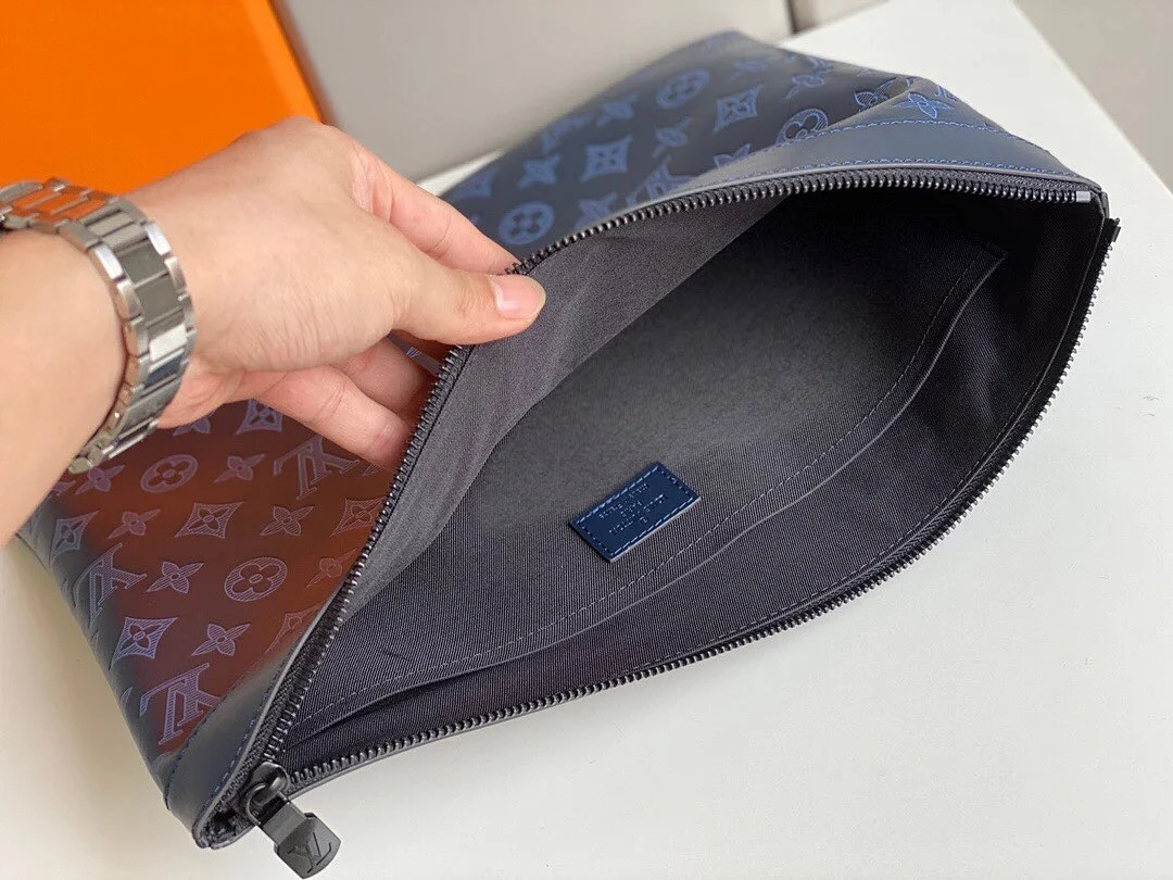 LV DISCOVERY POCHETTE GM M80425