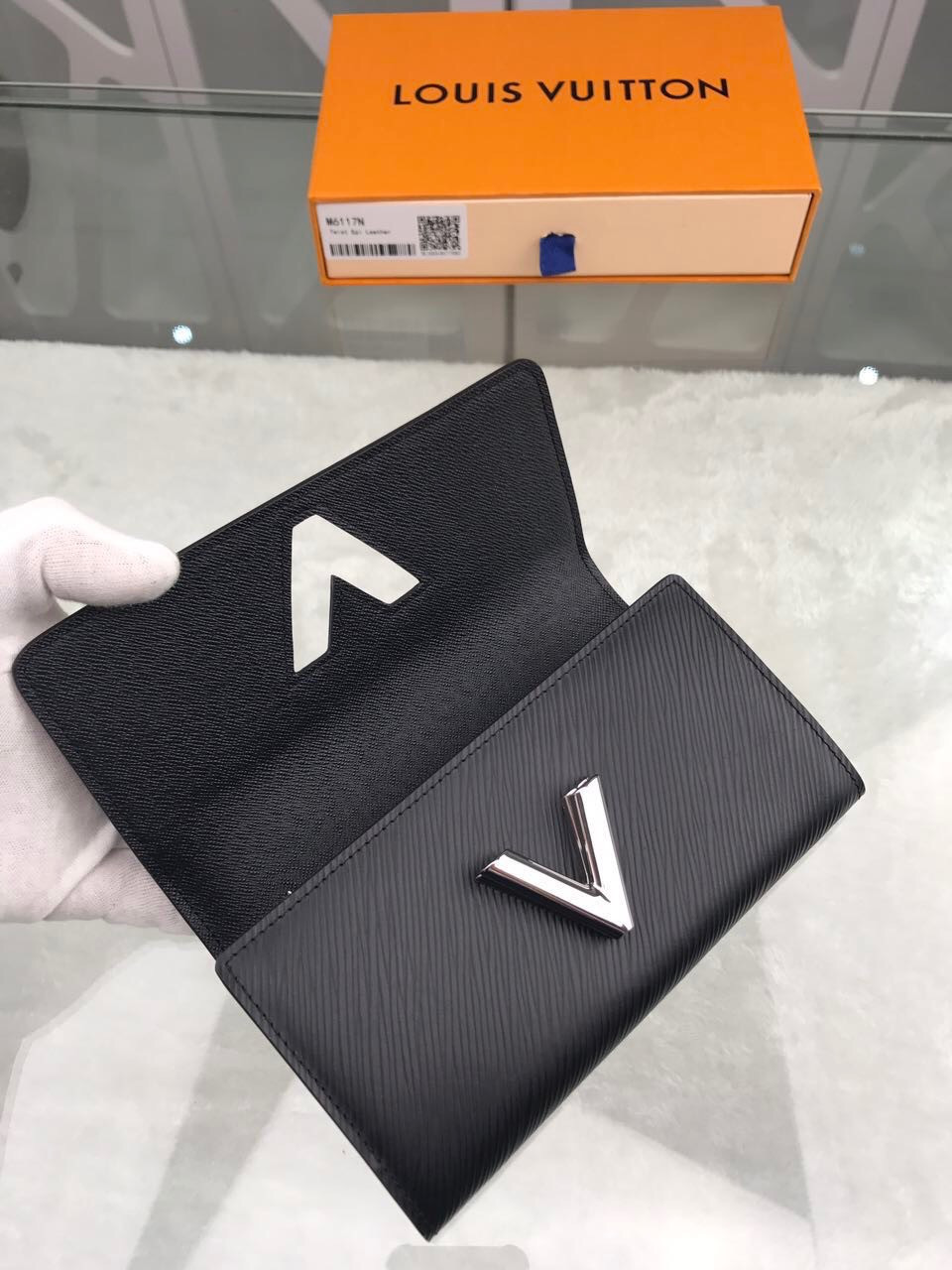 TWIST WALLET M68309