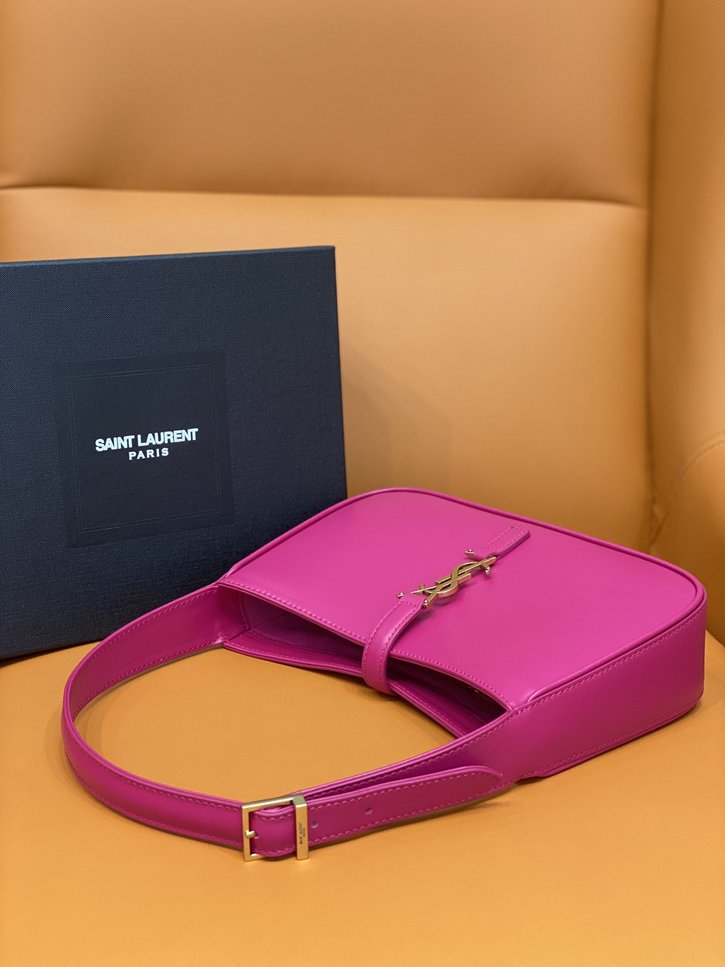 Y*L le 5 À 7 in smooth leather blanc pink 23 x 16 x 6.5 cm