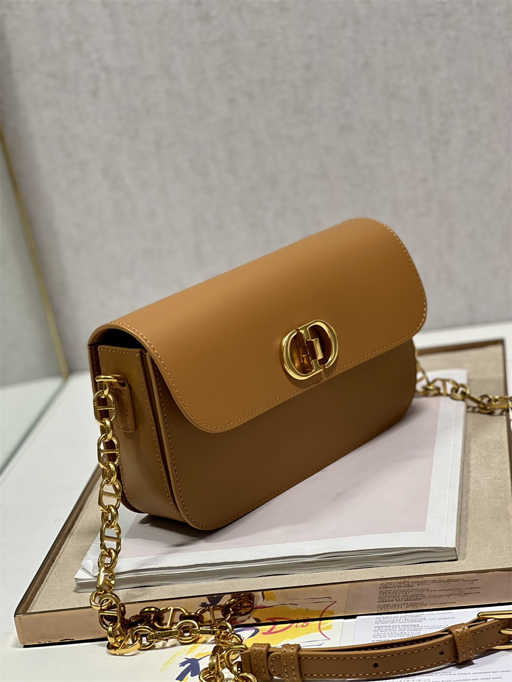 D*or 30 montaigne avenue caramel 22.5 x 12.5 x 6.5 cm