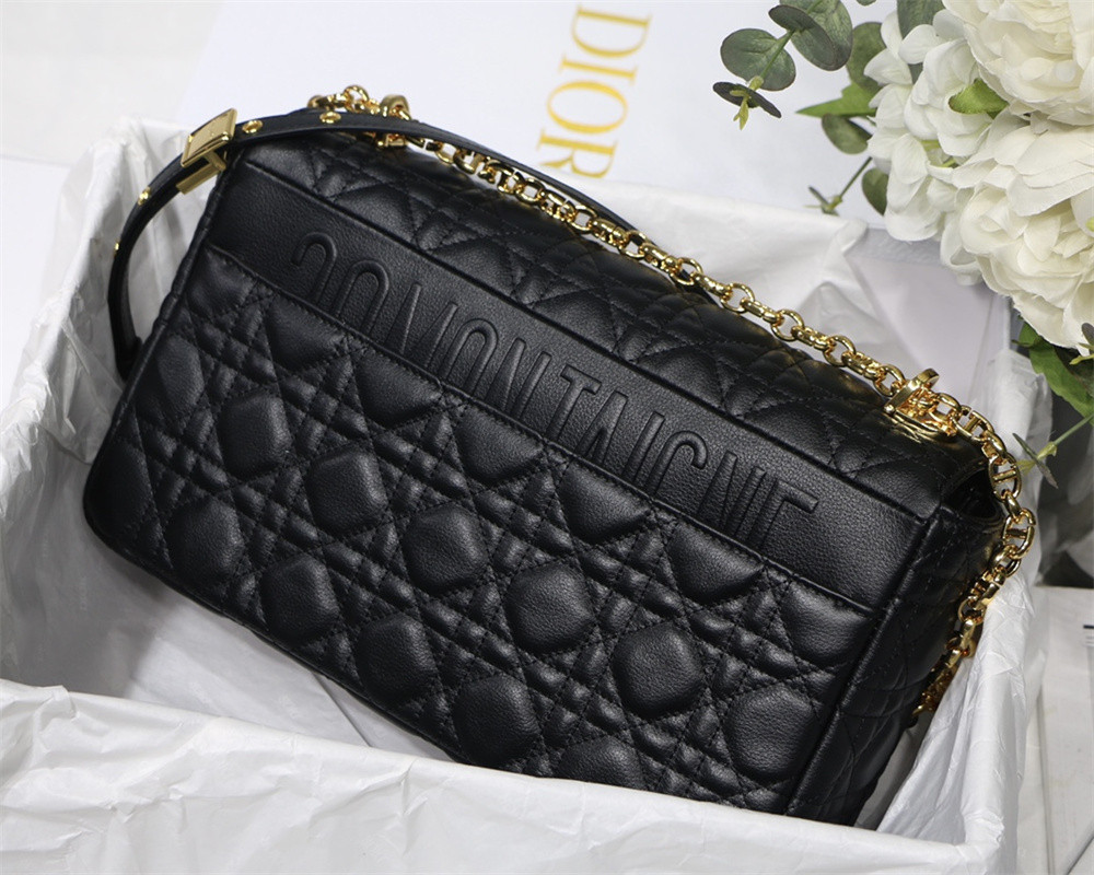 large d*or caro bag black S*pple cannage calfskin 29 x 18 x 10 cm