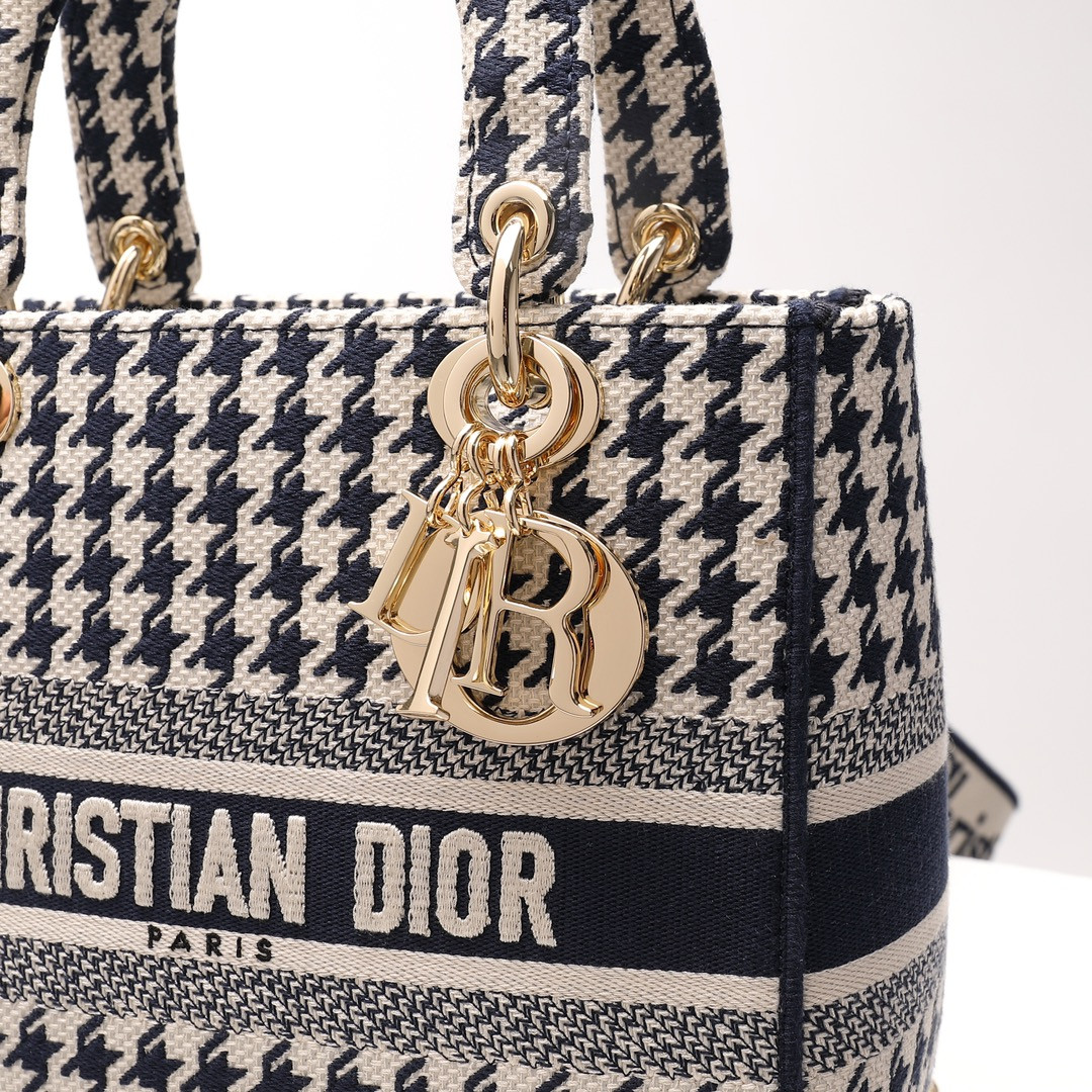 medium D*or lady d-lite bag  24 x 20 x 11 cm