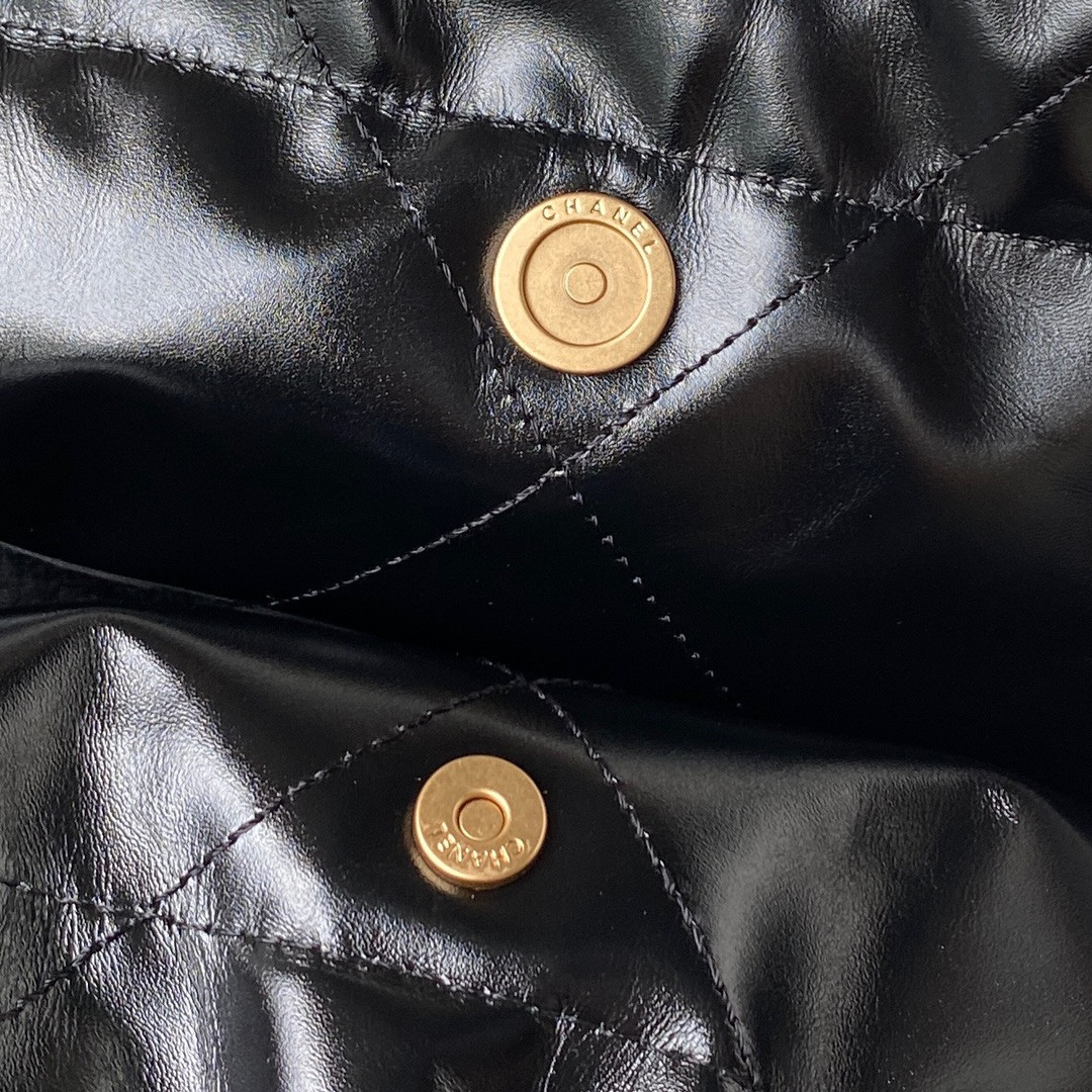 Ch*el 22 handbag shiny calfskin black 30×45×8cm