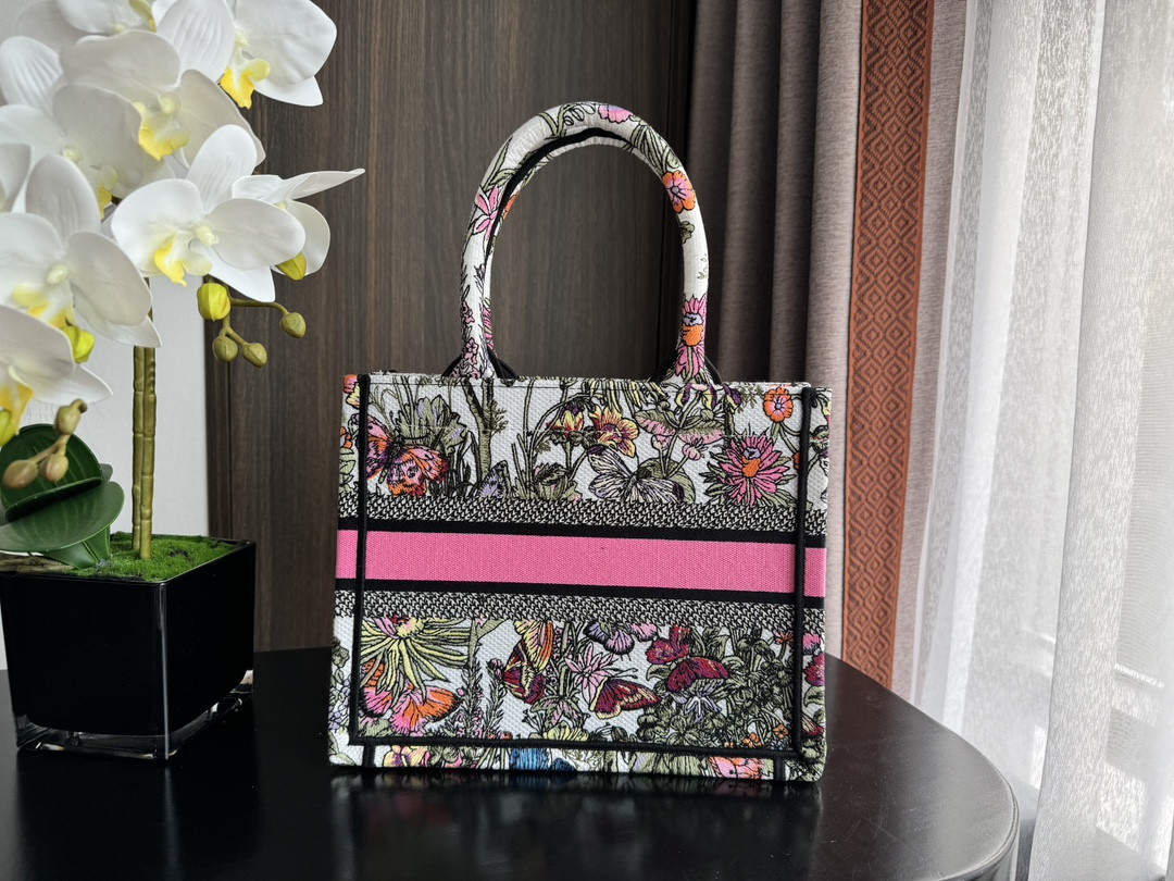 small D*or book tote white multicolor mexico millefiori embroidery 10.5 x 8.5 x 5.5 inches