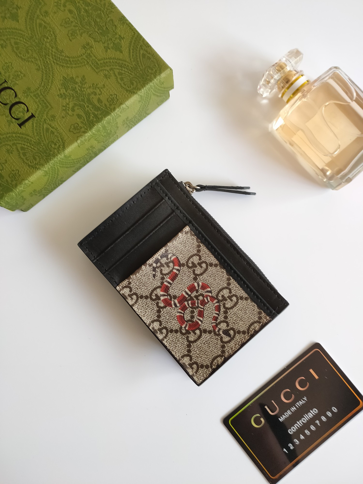 G*u*i gg card case wallet