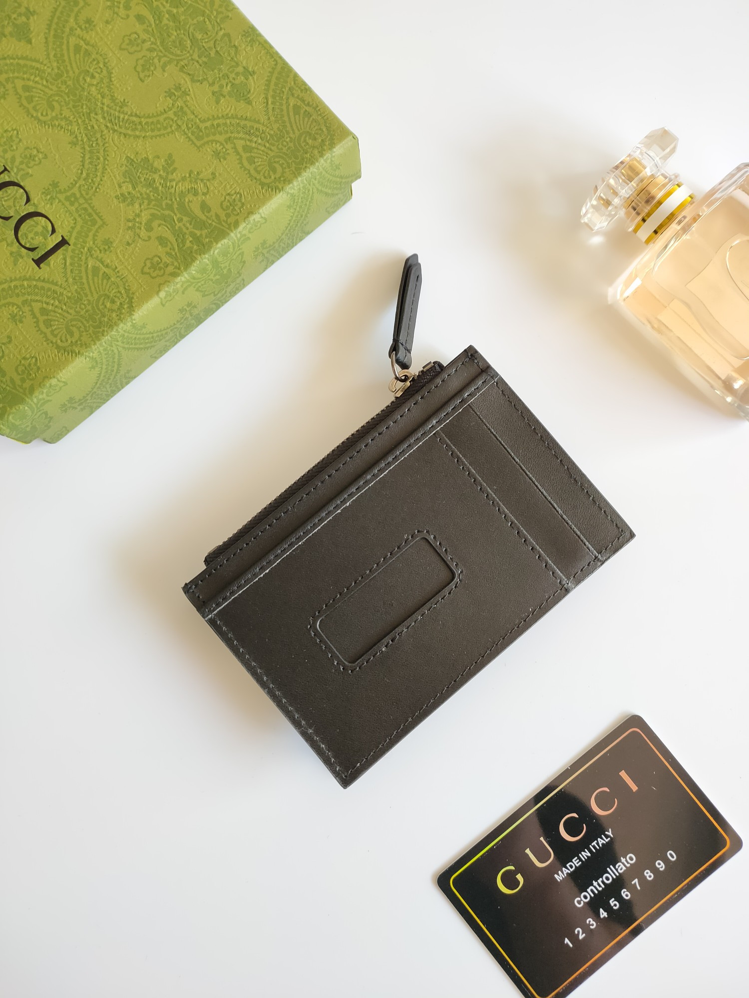 G*u*i gg  card case wallet