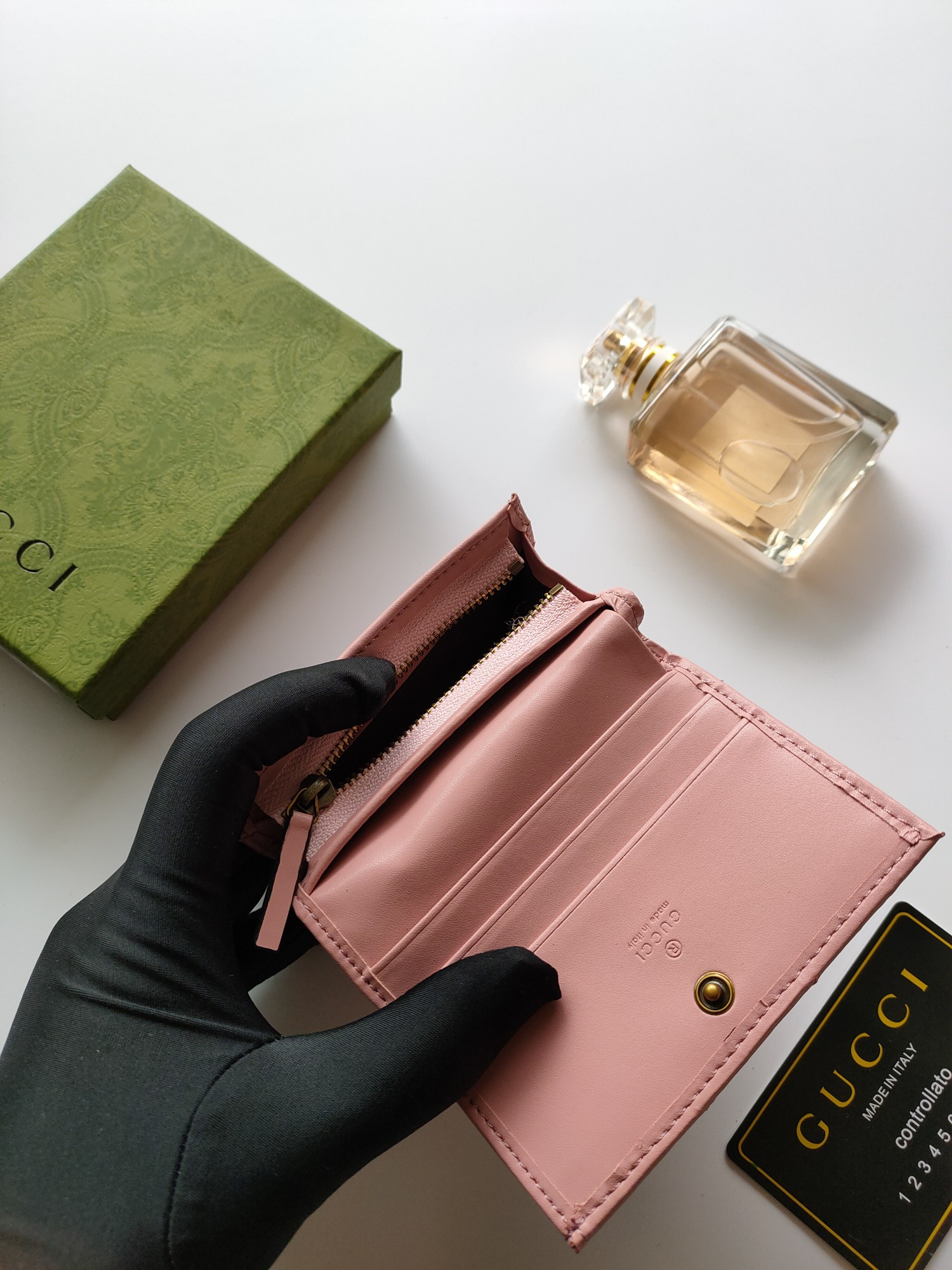 G*u*i gg card case wallet