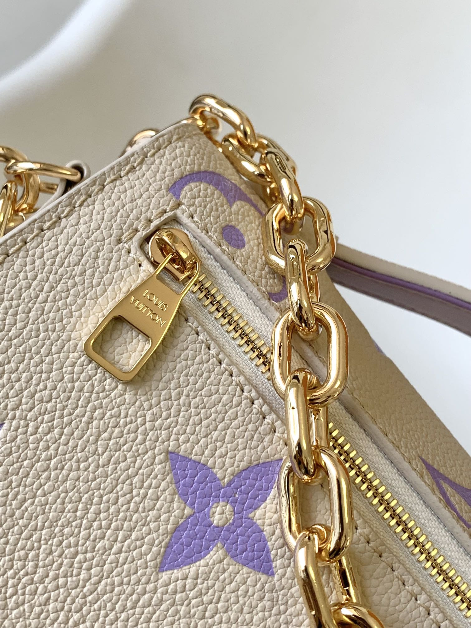 LV M23940 Pochette Métis East West 8.5 x 5.3 x 2.4 inches