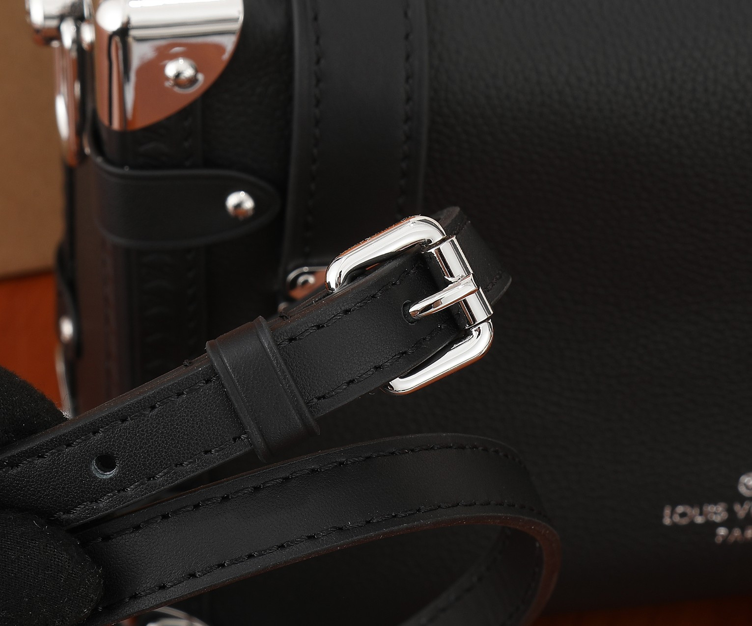 LV Side Trunk MM M25160 8.3 x 5.5 x 2.4 inches