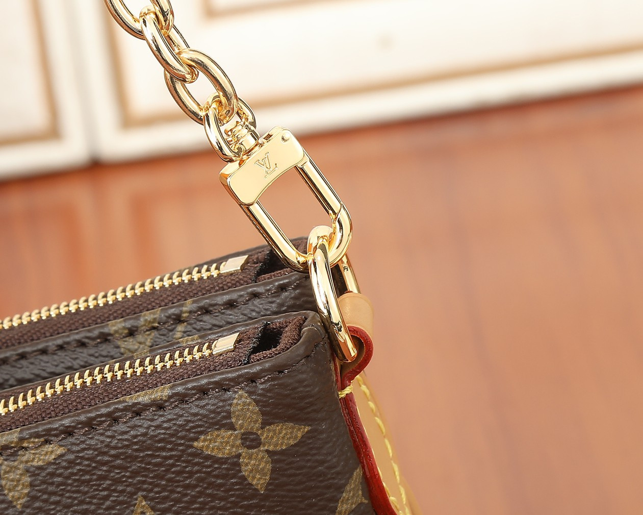 LV Liv Pochette M83008 9.6 x 5.3 x 2.6 inches