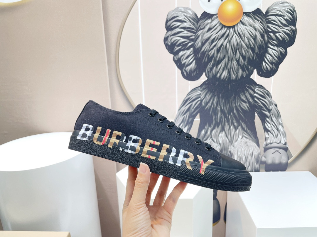 ua B**rry sneakers