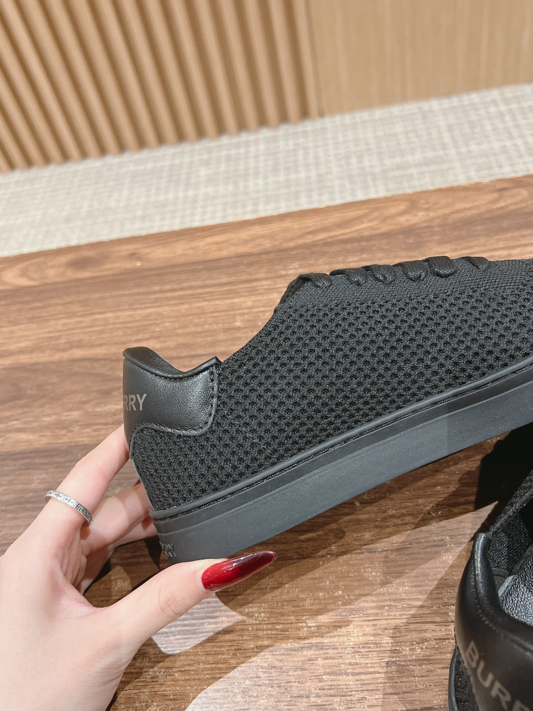 ua B**rry sneakers