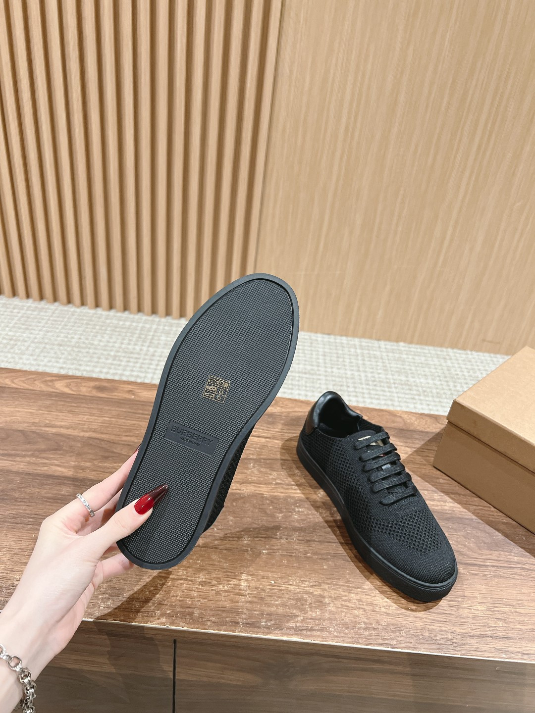 ua B**rry sneakers