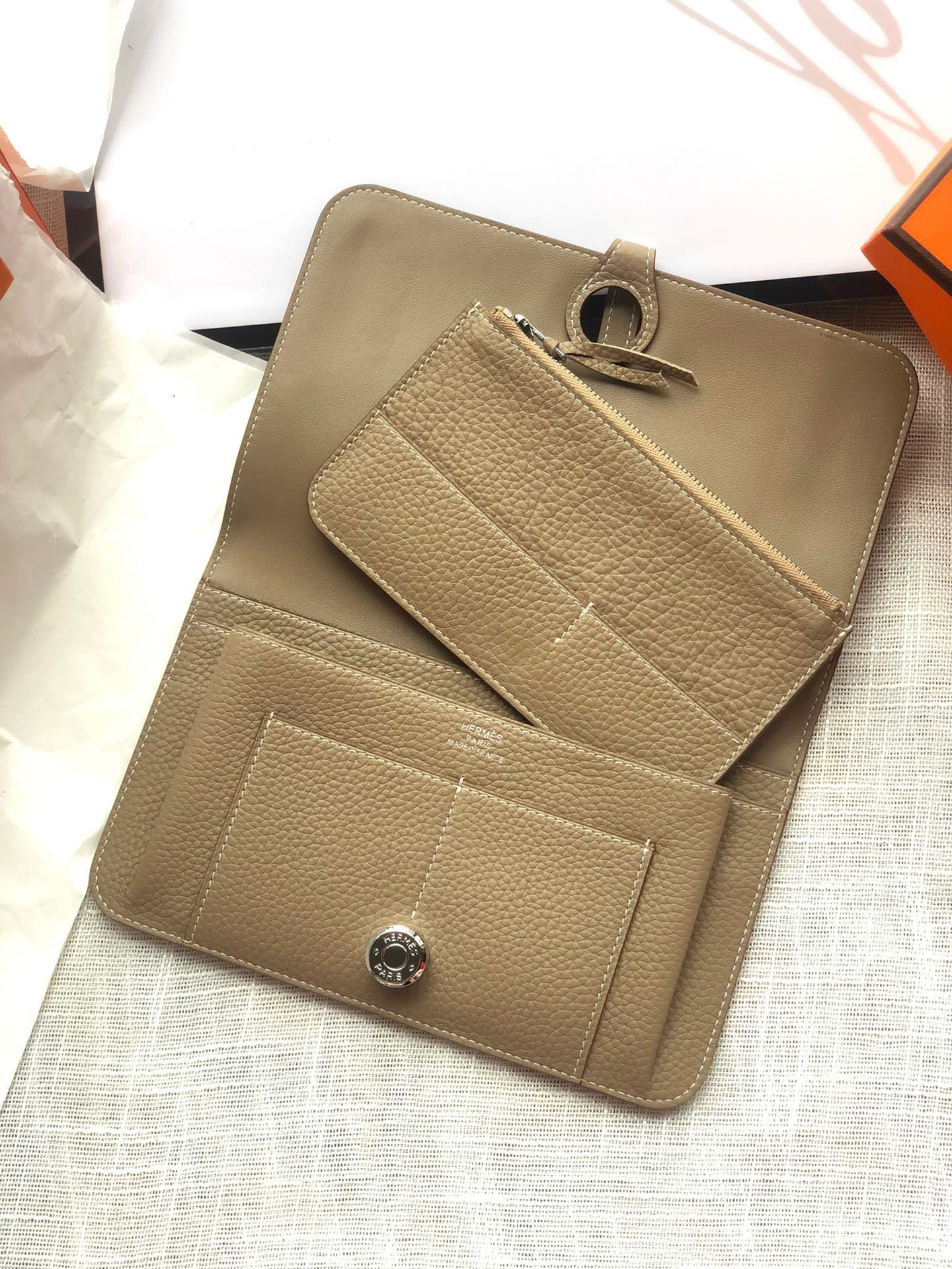 H**me5 dogon duo wallet 20.1cm
