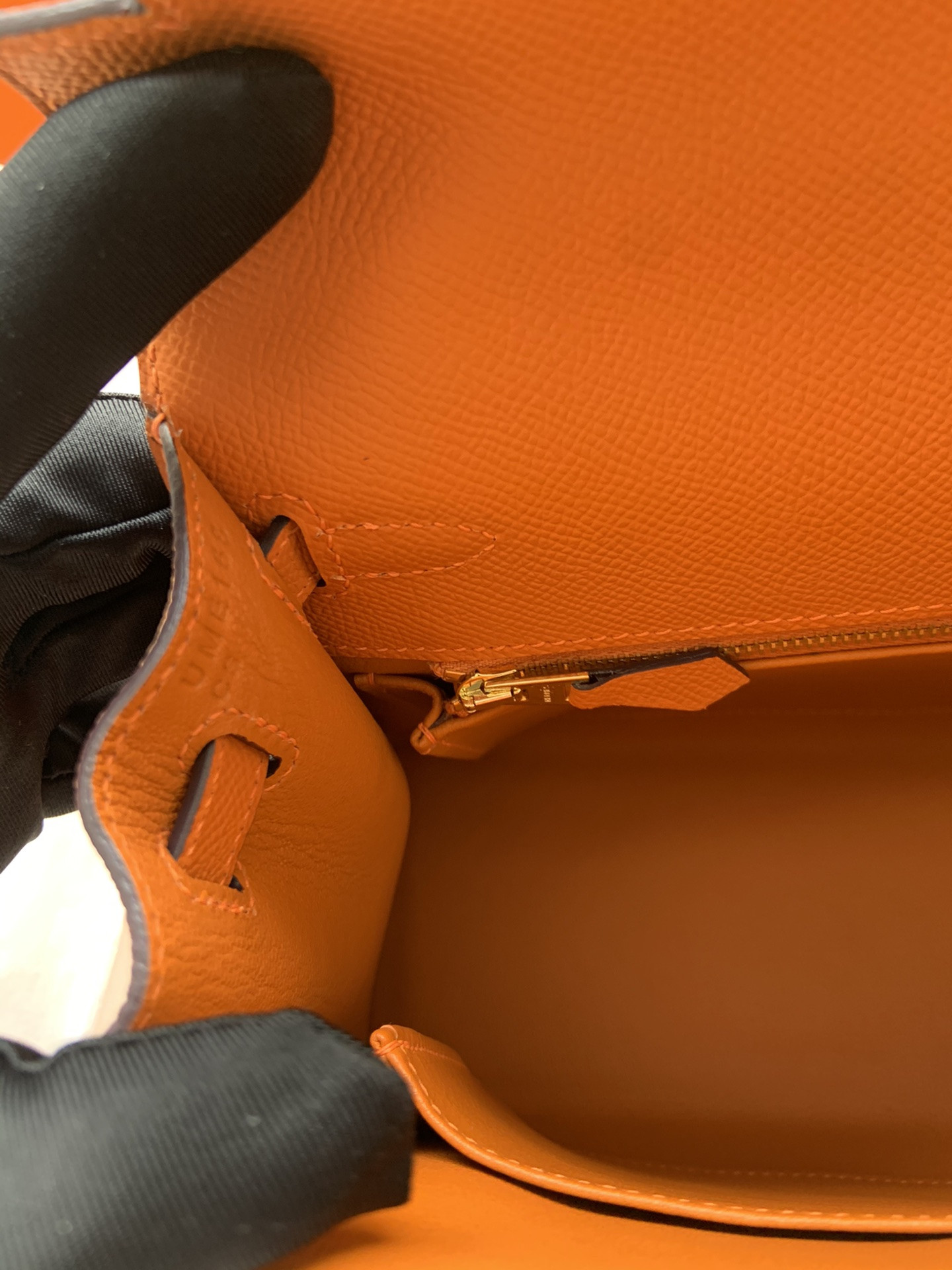 HERMÈS Kelly Gold-tone Hardware 25 28