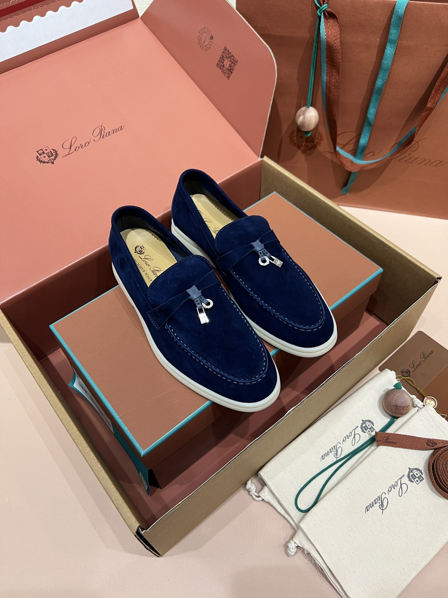 ua L**o p*ana summer charms walk loafers