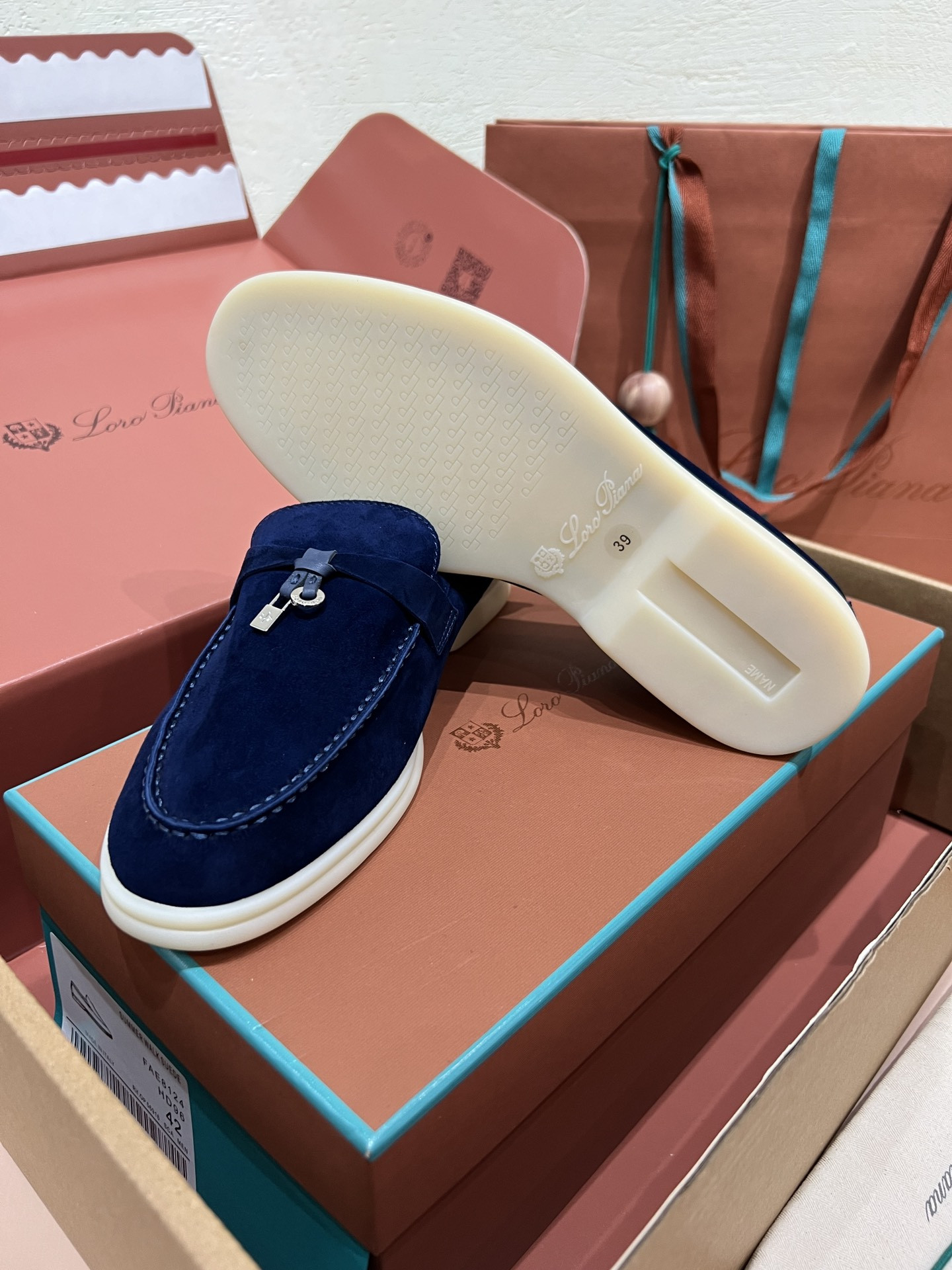 ua L**o p*ana summer charms walk loafers