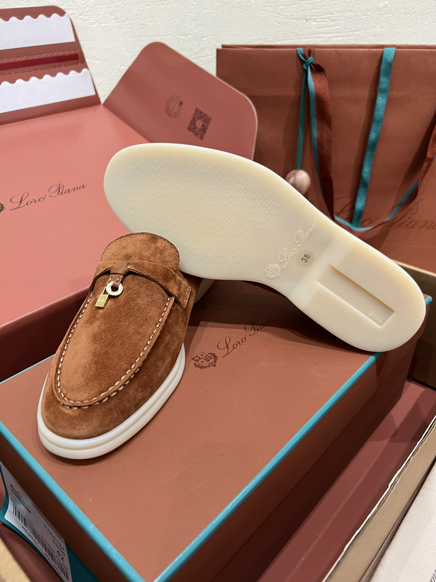 ua L**o p*ana summer charms walk loafers