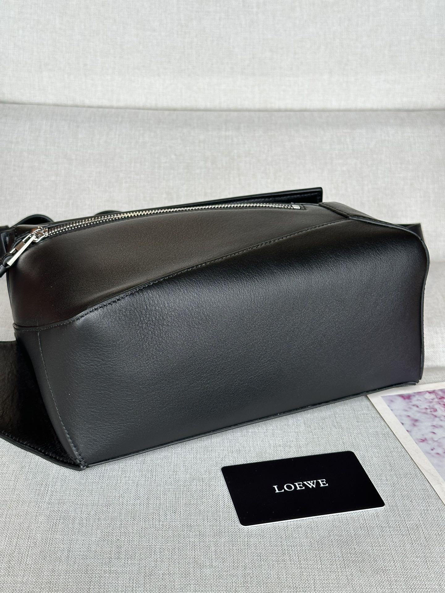 L0ew* small puzzle bag in classic calfskin 24x10.5x16.5cm