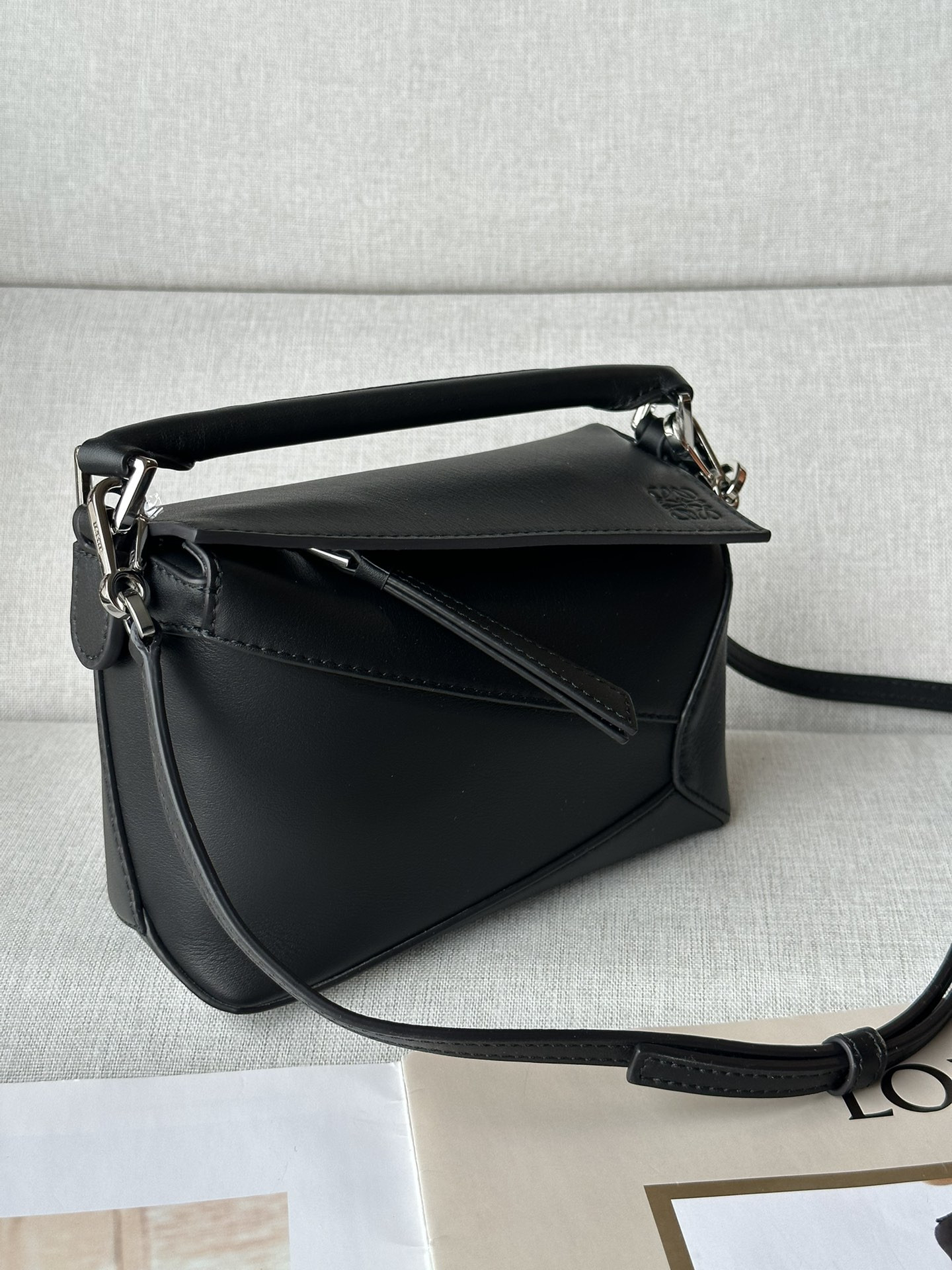 L0ew* small puzzle bag in classic calfskin 24x10.5x16.5cm